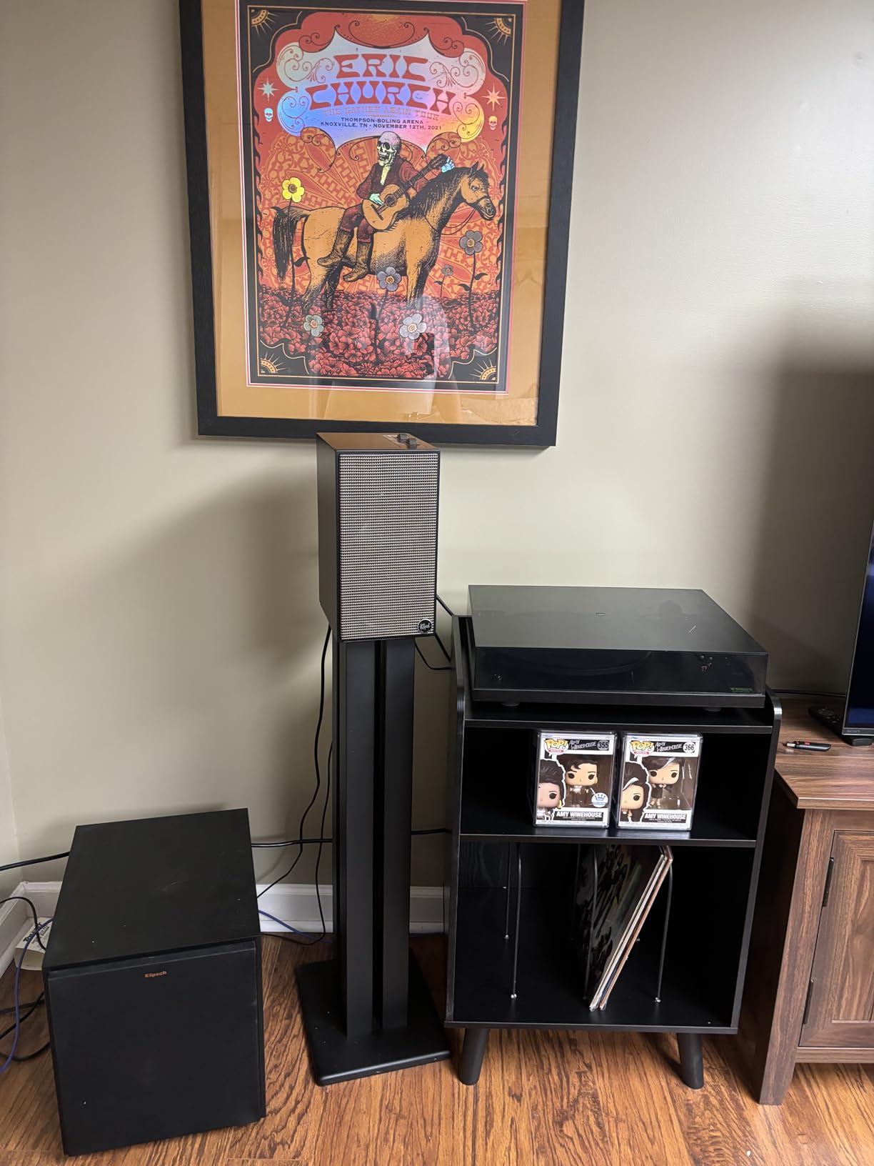 Record Player Stand, Turntable Stand with Record Storage and Charging Station & USB Ports, Record Player Table with Metal Divider, Record Stand Up to 160 Albums for Living Room, Bedroom Walnut customer photo 2