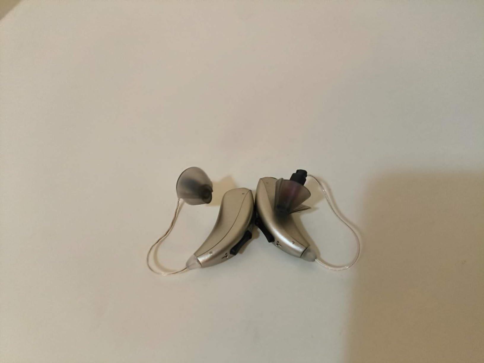 Rechargeable Hearing Aids with Noise Reduction for Seniors - Champagne | Mild Moderate Severe Hearing Loss, BTE Behind the Ear, Dual Microphones, RIC Three Noise Reduction Modes, Comfortable Fit, OTC customer photo 2