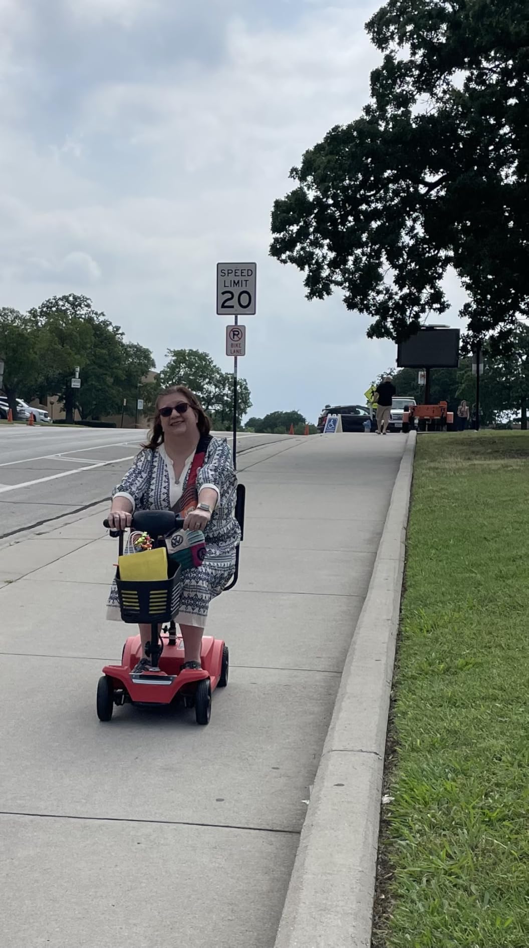 WayCare 15-25 Miles Long Range Mobility Scooter Weight Capacity 330 LBS+ | Compact Duty Mobile for Travel with LED Headlight and Detachable Basket, Powered Mobility Scooters for Seniors(Red) customer photo 2