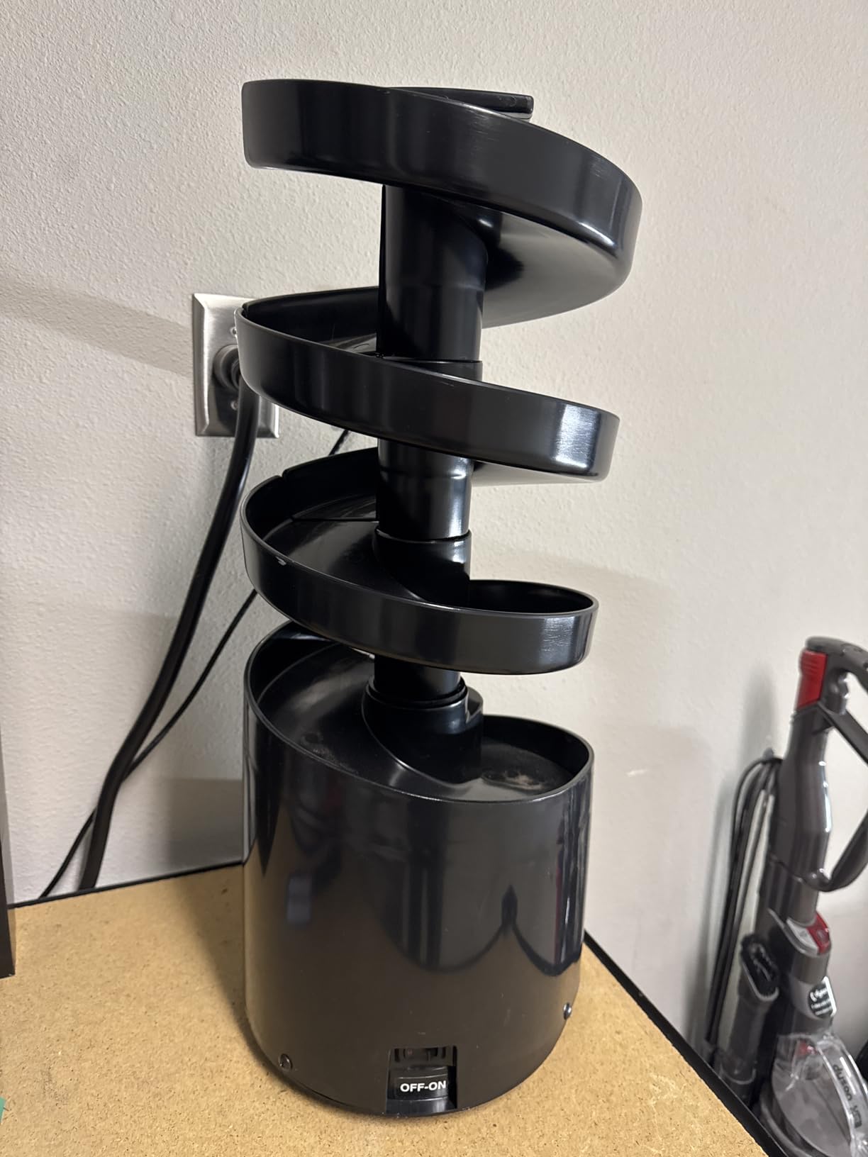 Sports Tutor Tennis Twist Ball Machine - for Beginners - Battery Powered. Adjustable Toss. Made in USA customer photo 1