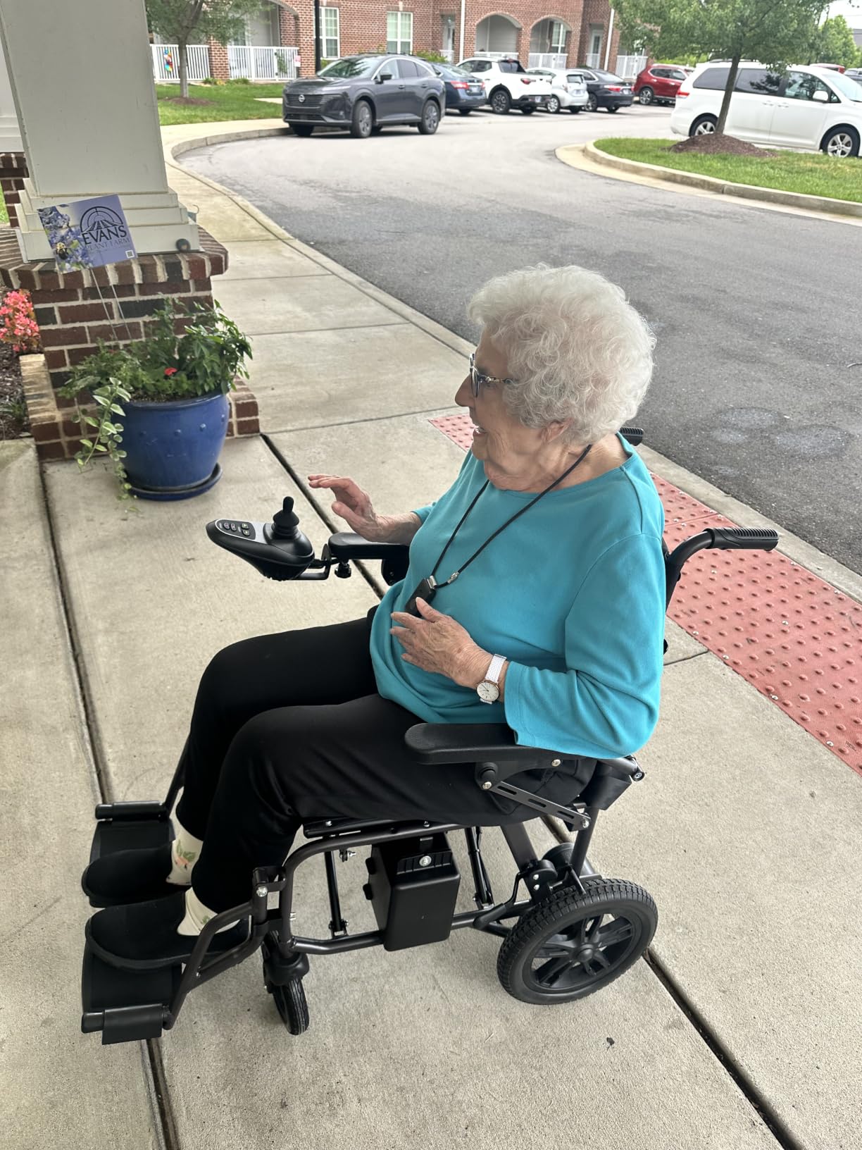 2026 New Upgrade Foldable Electric Wheelchairs for Adults, Seniors - 15 Miles Long Travel Range, Lightweight, Portable Motorized Wheelchairs, 300LBS Weight Capacity, FSA&HSA Eligible, All Terrain customer photo 2
