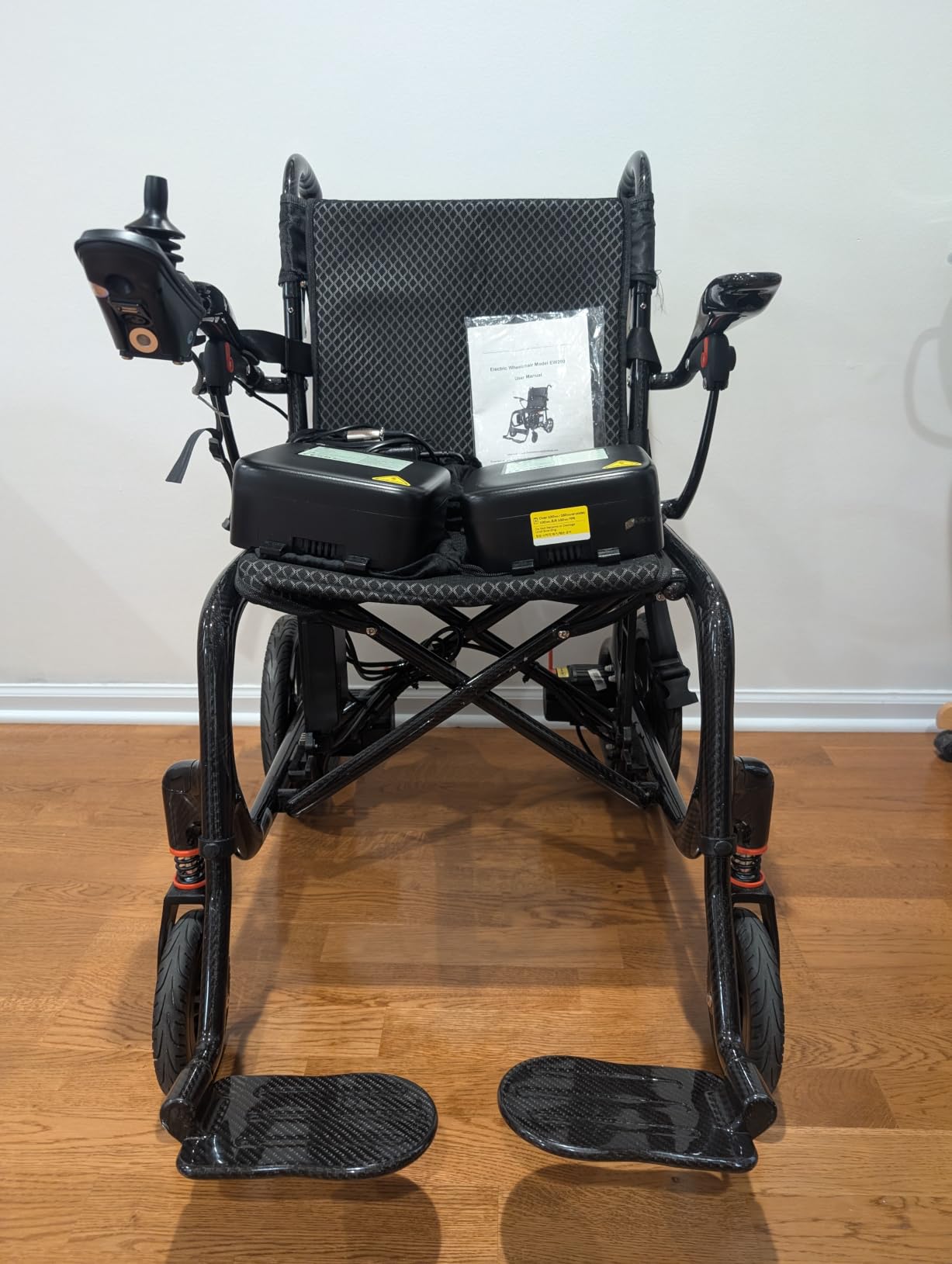 28lbs Ultralight Foldable 100% Carbon Fiber Electric Wheelchairs for Adults, FreeWink Bluetooth Control 28 Miles Long Range Power Wheelchairs with 2 Lithium Batteries for All Terrain Airline Approved customer photo 1