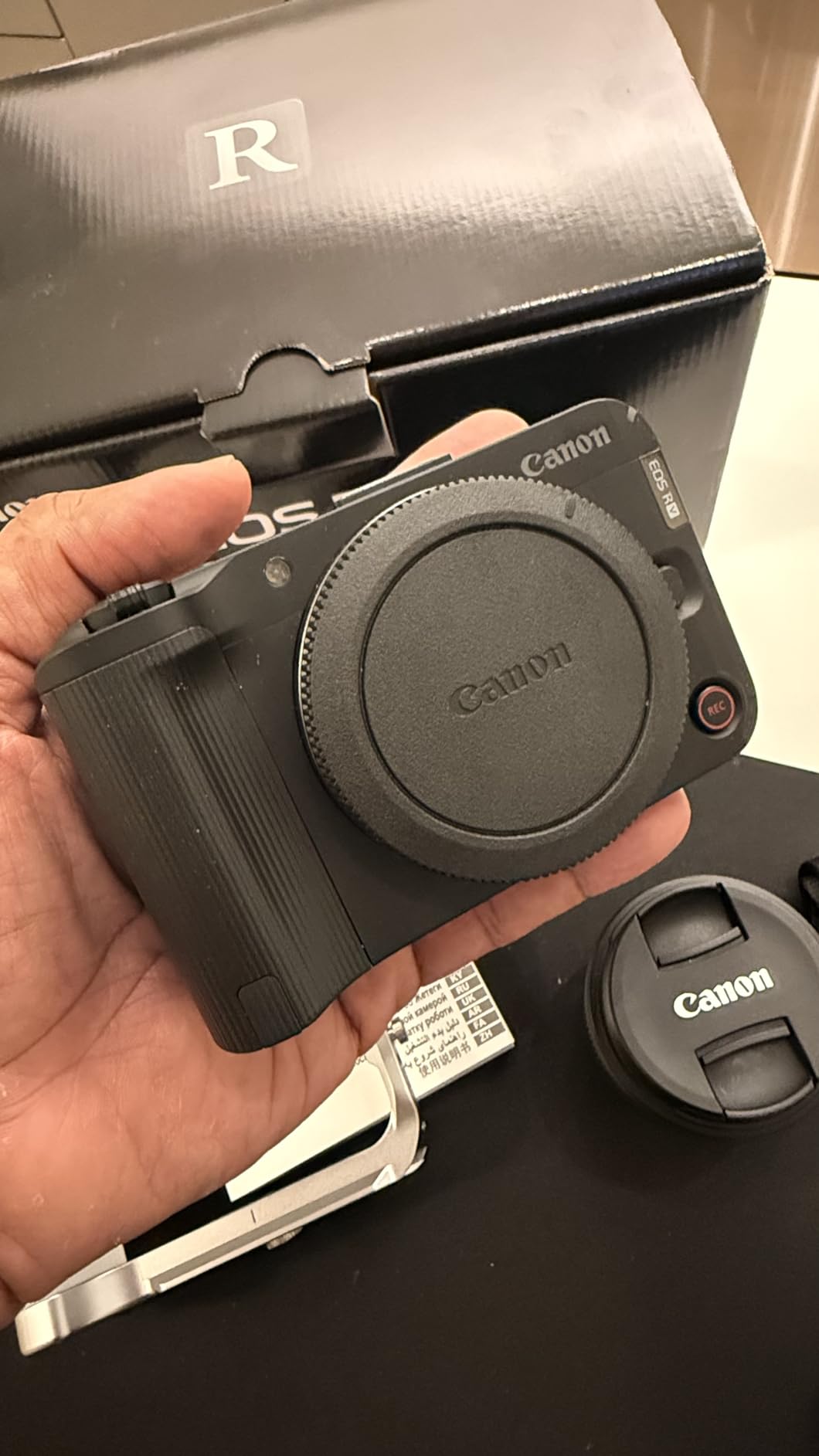 Canon EOS R50 V Mirrorless Camera (Body Only) – APS-C Digital Camera, Flip Screen 4K Video, Interchangeable Lens Camera for Vlogging, Content Creation, Streaming, Filming, Podcasts, TikTok customer photo 2