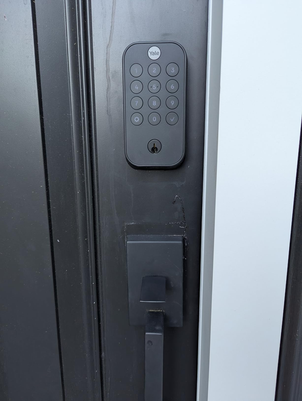 Yale Assure Lock 2 Keypad with Wi-Fi Connect Bridge for Extended Battery Life, Black Suede Deadbolt for Vacation Rental Hosts, YRD410-CB1-BSP customer photo 1