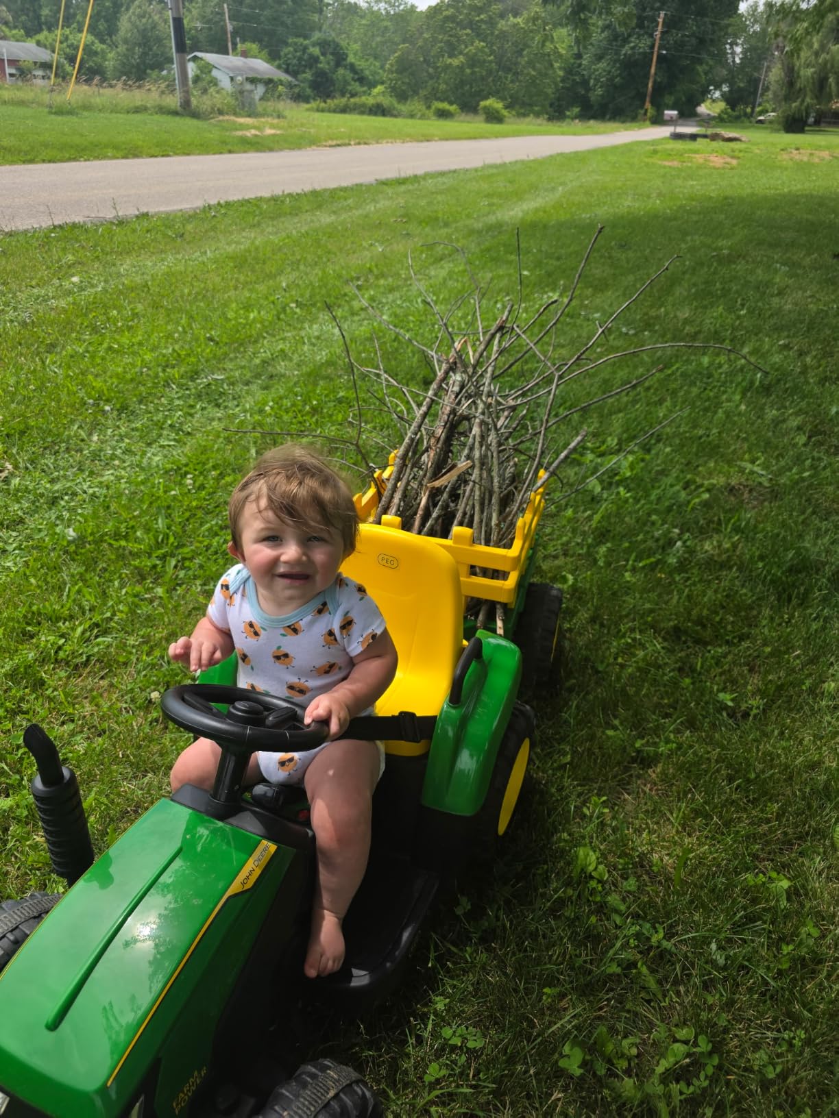 Peg Perego John Deere Farm Power 12 Volt Ride-on Tractor and Trailer with Remote Control customer photo 2