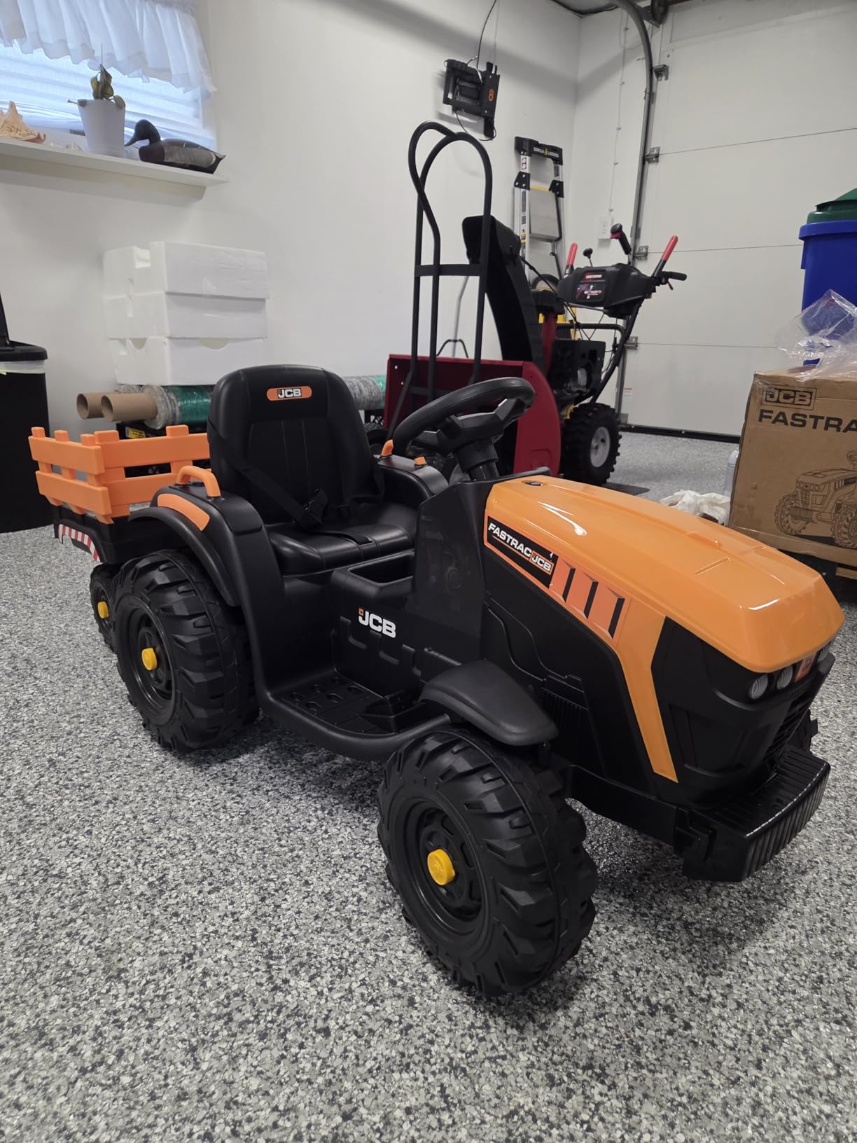 Licensed JCB 24V Ride on Toys, Electric Tractor for Big Kids 3-8 w/Trailer customer photo 1