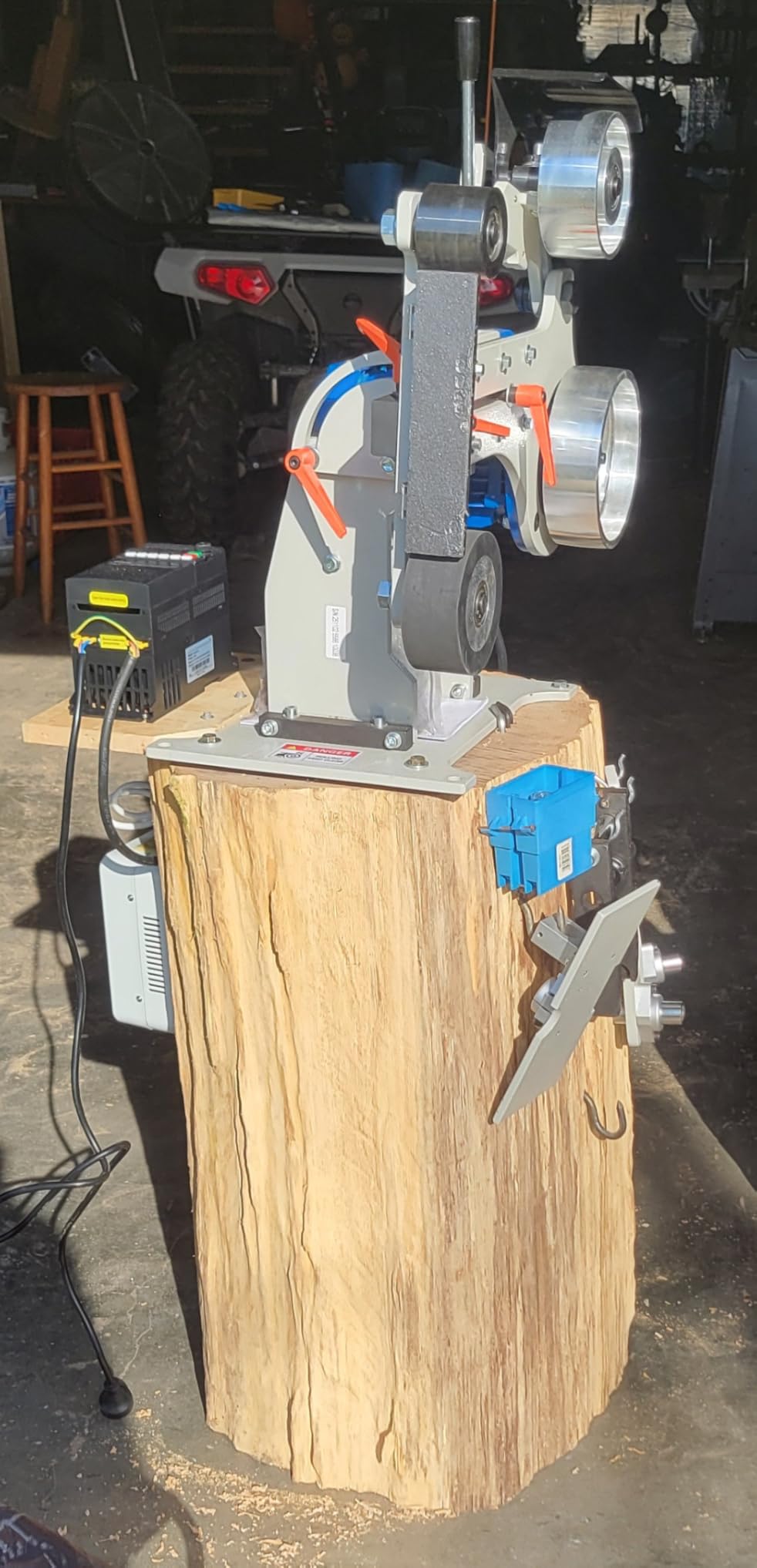 JLD Professional Belt Grinder Sander, 2x72 Inch Belt, 1500W Electric Motor with 2.2KW VFD, 2 sets of grinding kits with 3 grinding methods, Vertical and Horizontal operation includes 3 sanding belts customer photo 1