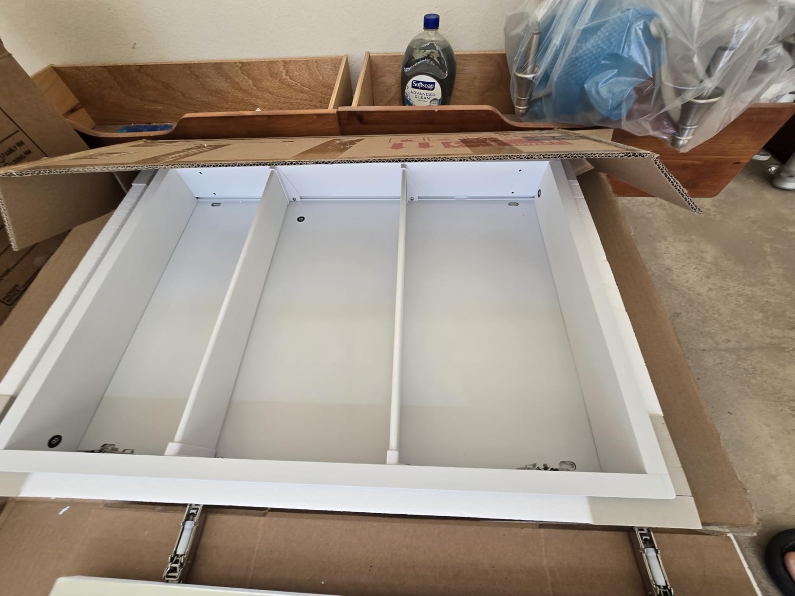 TokeShimi 14 x 18 Recessed Medicine Cabinet with Mirror, Assembly Required, Silver Medicine Cabinet for Bathroom, Tempered Beveled Mirror, Stepless Adjustable Shelves, DTC Hinge customer photo 1