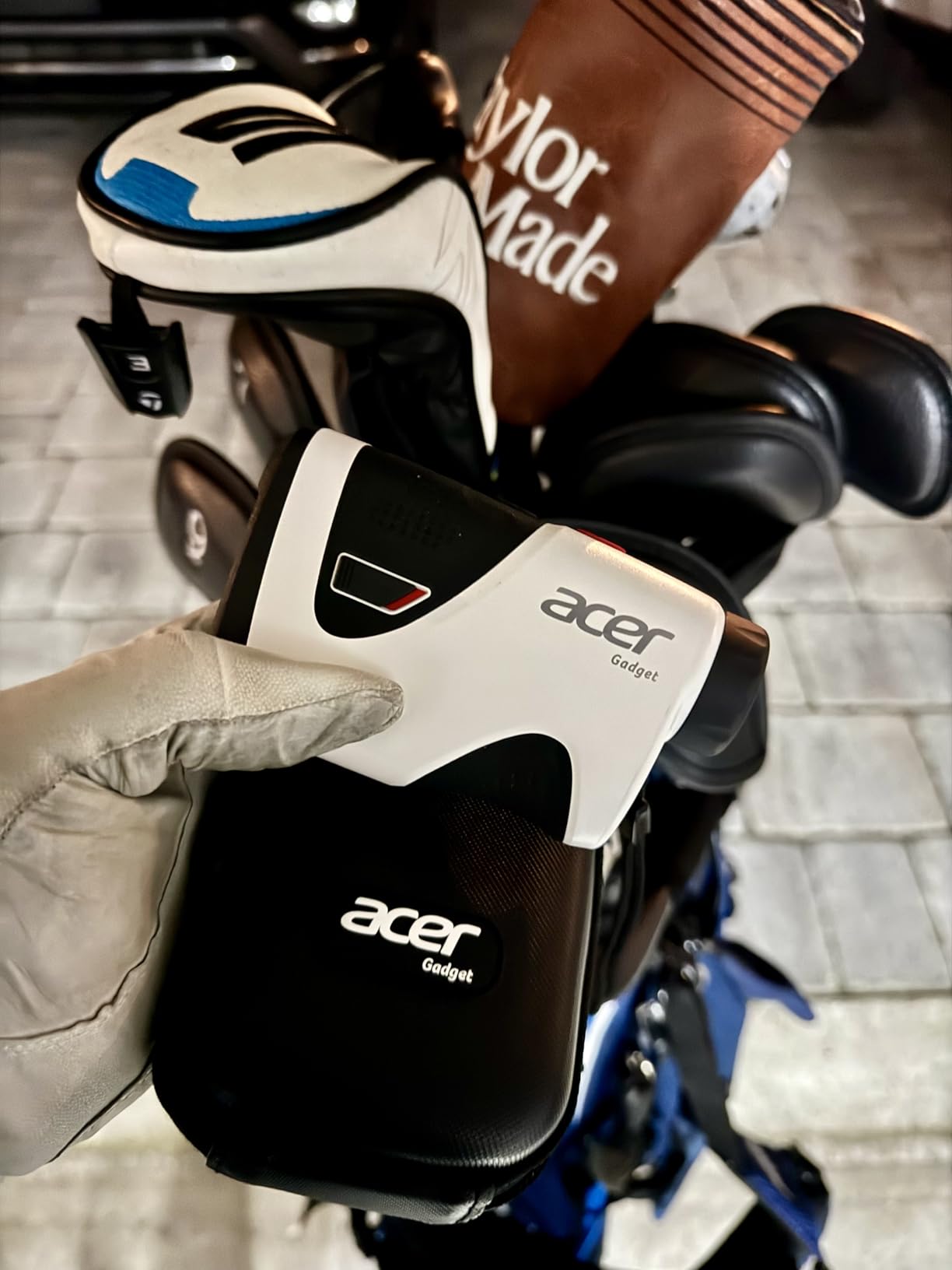 Acer Pro Golf Rangefinder with Slope Switch, Pin Lock Vibration, 1200 Yards | Laser Range Finder Golf, 7X Magnification, Rechargeable Battery with Magnetic Stripe, IP54 Waterproof - Golf Gift for Men customer photo 1