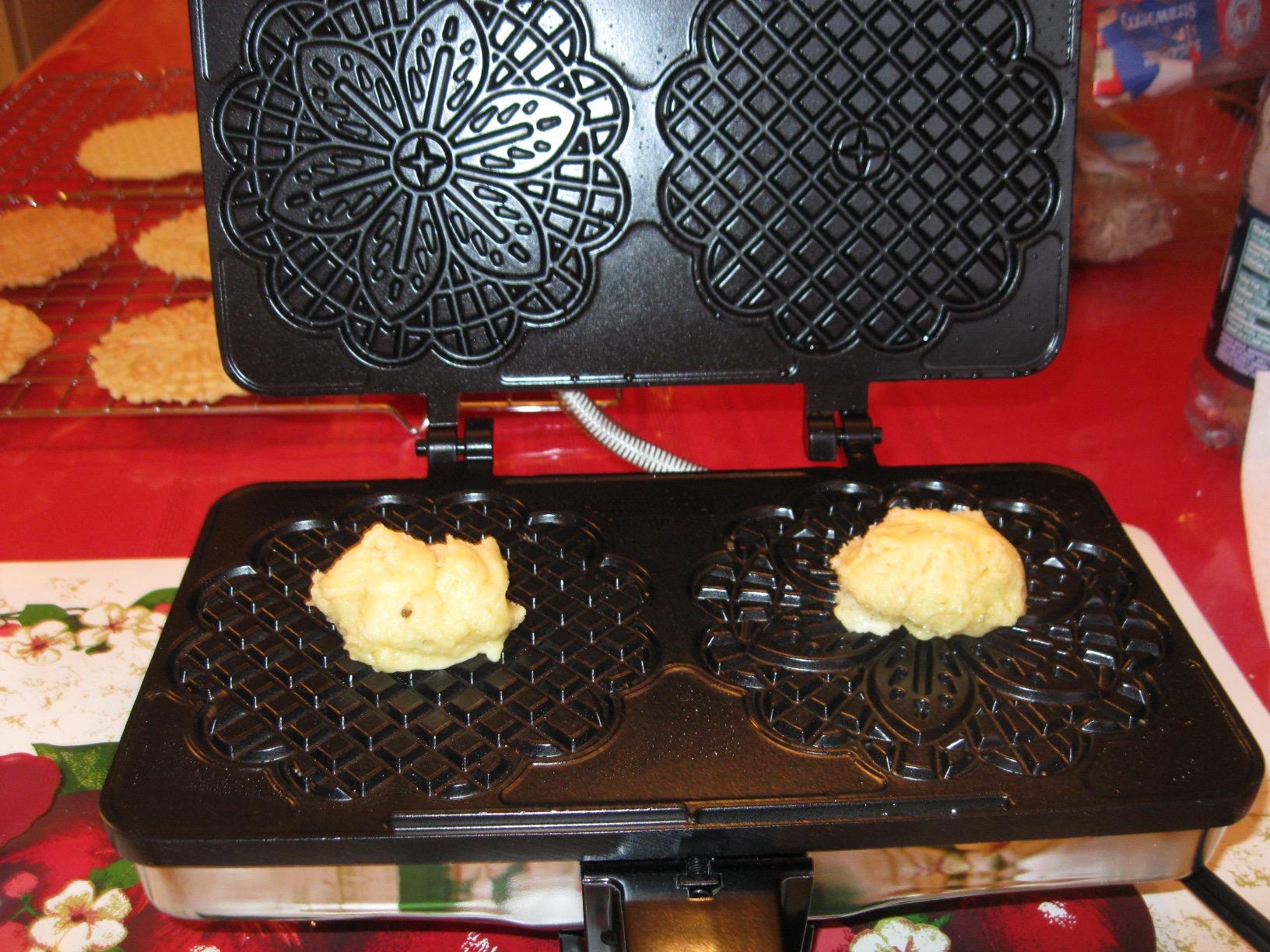 CucinaPro Pizzelle Maker- Polished Electric Baker Makes Two 5-Inch Cookies customer photo 1