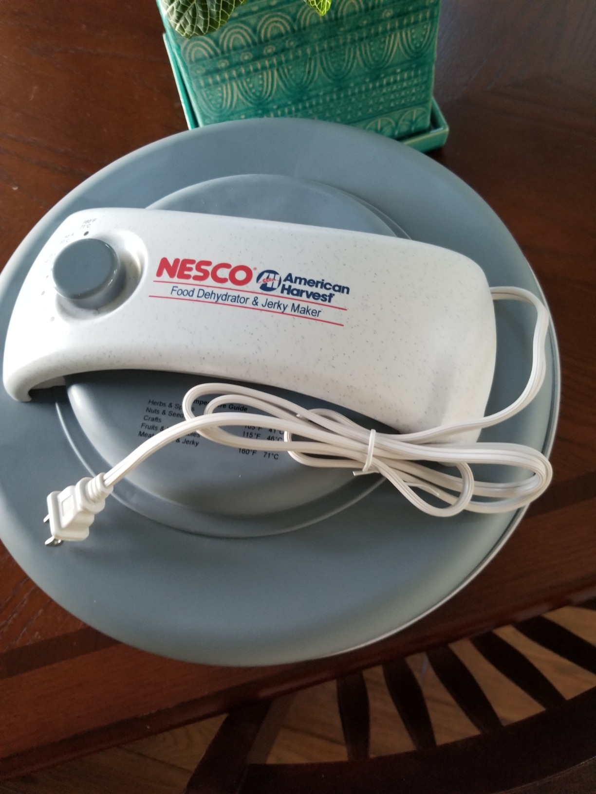 Nesco FD-60 Snackmaster Express Food Dehydrator for Great Jerky and Snacks, 4 Trays, 13.5