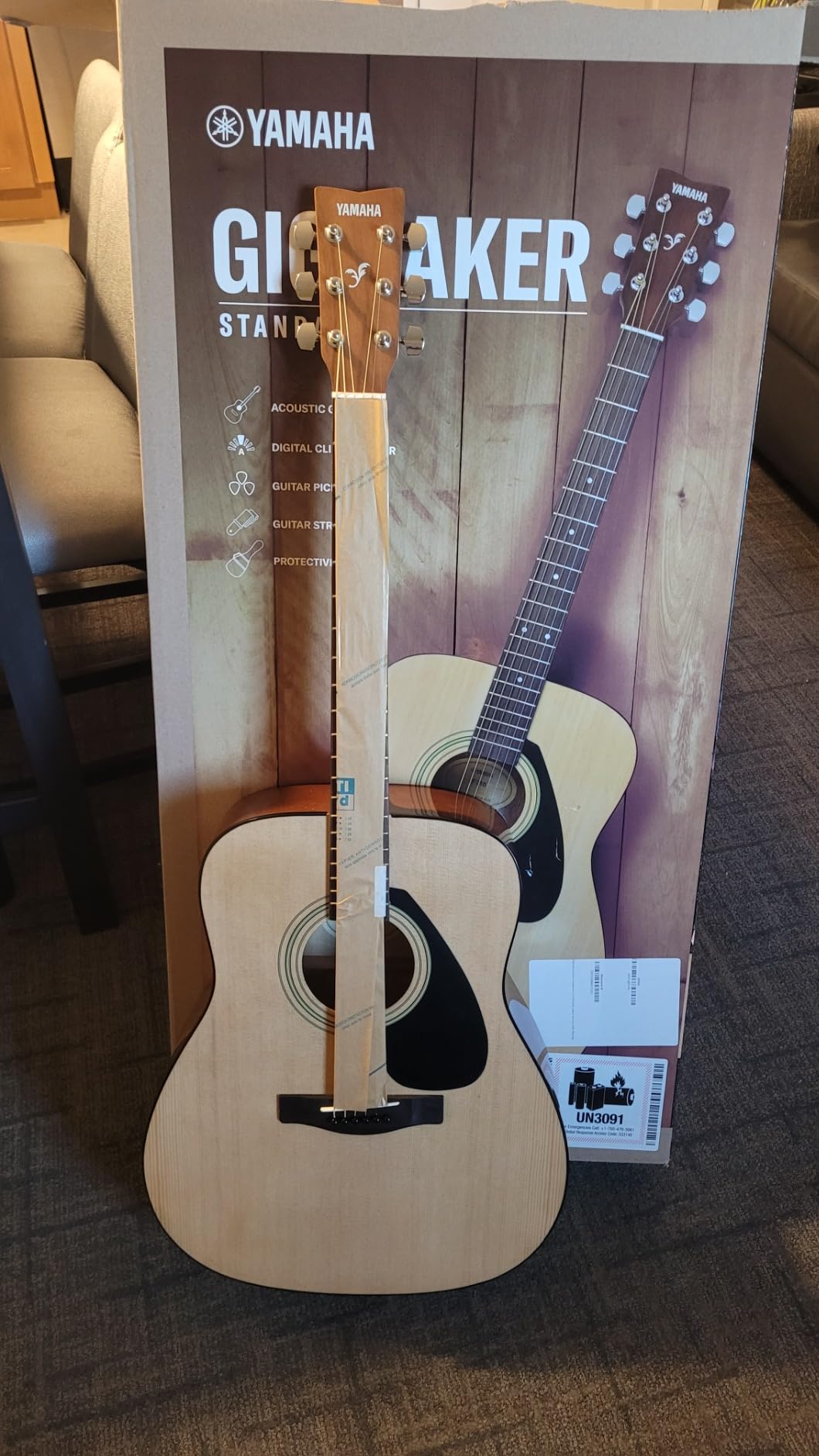 Yamaha GigMaker Standard Acoustic Guitar w/ Gig Bag, Tuner, Strap and Picks - Natural customer photo 1