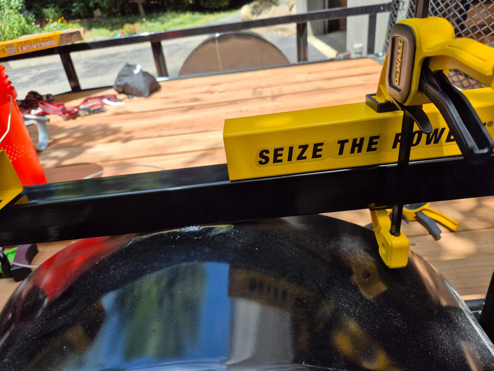 Genuine GORILLA-LIFT 2-Sided Trailer Tailgate Lift Assist customer photo 1