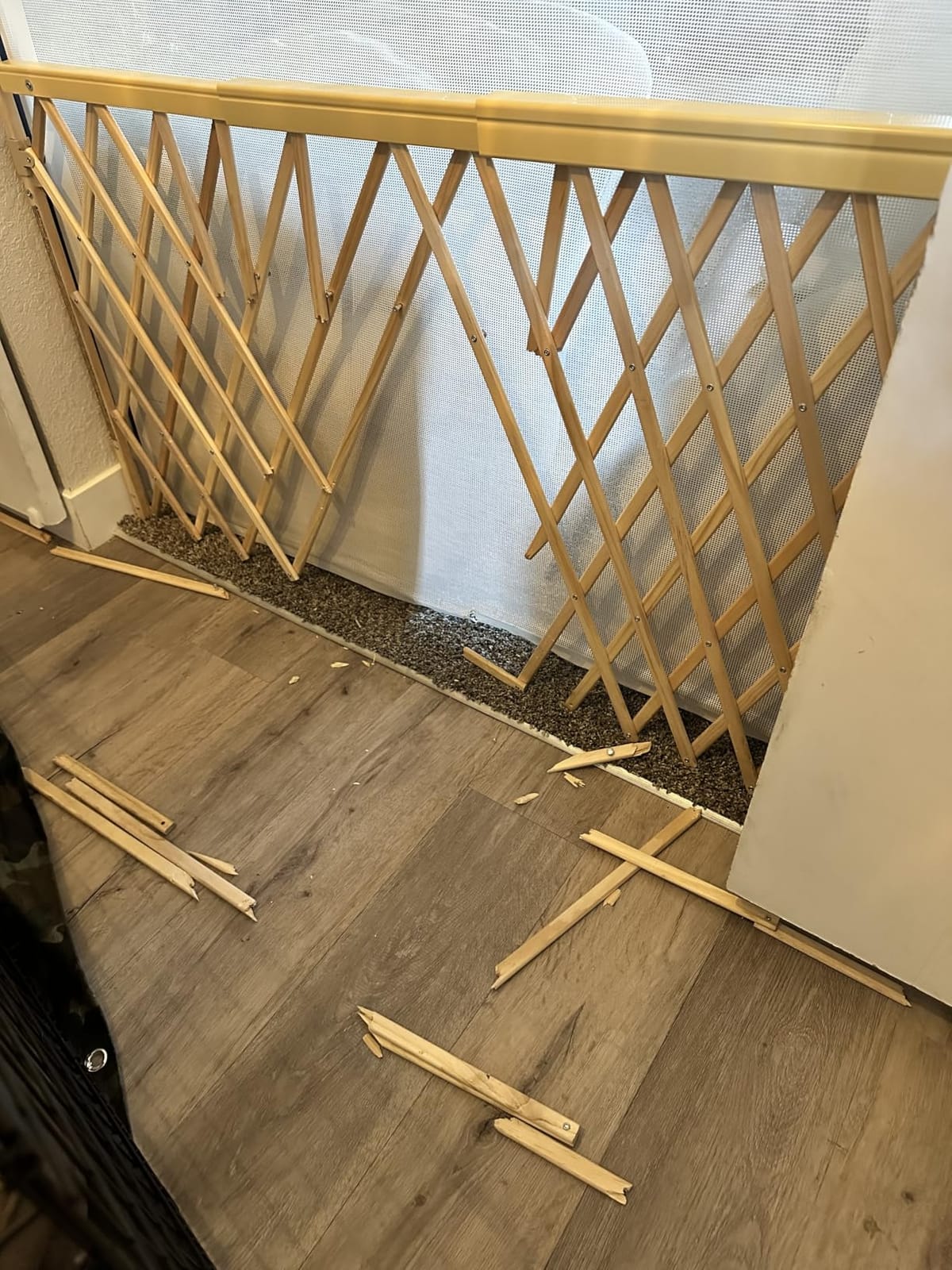 Evenflo Expansion Walk-Thru Room Divider Baby Gate (Natural Wood) customer photo 1