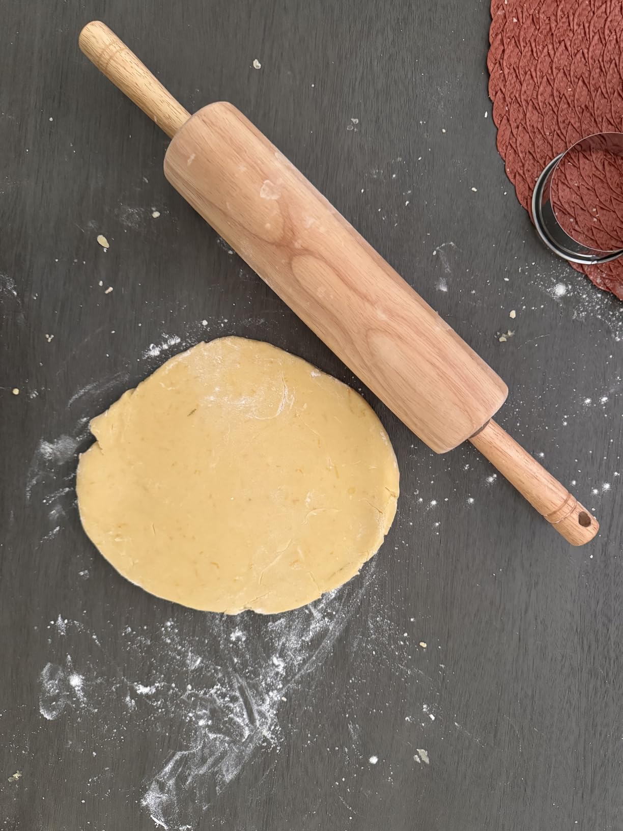 FARBERWARE Classic Wood Rolling Pin, 18-Inch Hardwood Dough Roller for Baking Pizza, Pies, Pastry and Cookies, Ergonomic Handles, Kitchen Essential customer photo 1