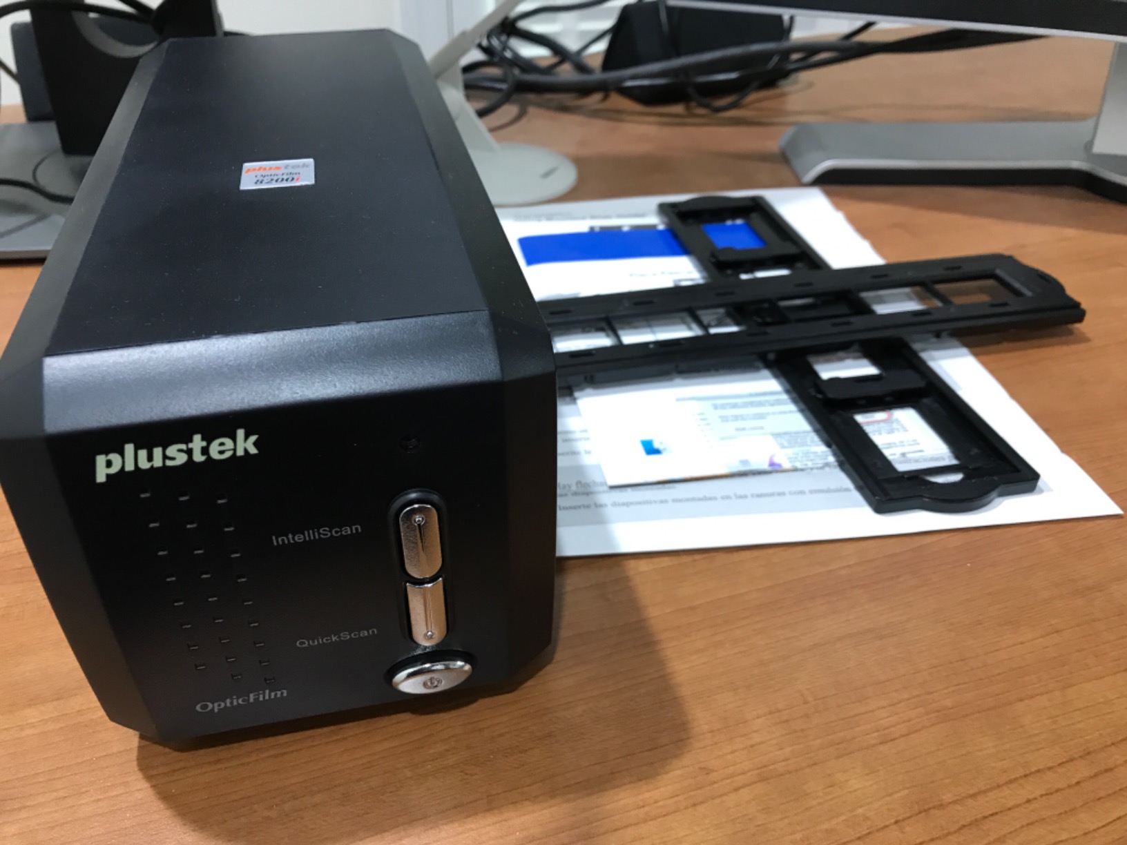 Plustek OpticFilm 8200i SE , 35mm Film & Slide Scanner. 7200 dpi / 48-bit Output. Integrated Infrared Dust/Scratch Removal. Bundle Silverfast SE Plus 9 , Support Mac and PC. customer photo 1
