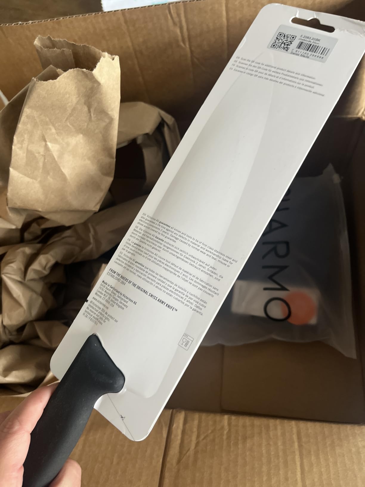 Victorinox Fibrox Pro 8 Inch Chef’s Knife, Dishwasher Safe, Black | Ergonomic TPE non-slip handle for professional chopping, slicing, and dicing. Swiss made, dishwasher safe kitchen tool customer photo 1