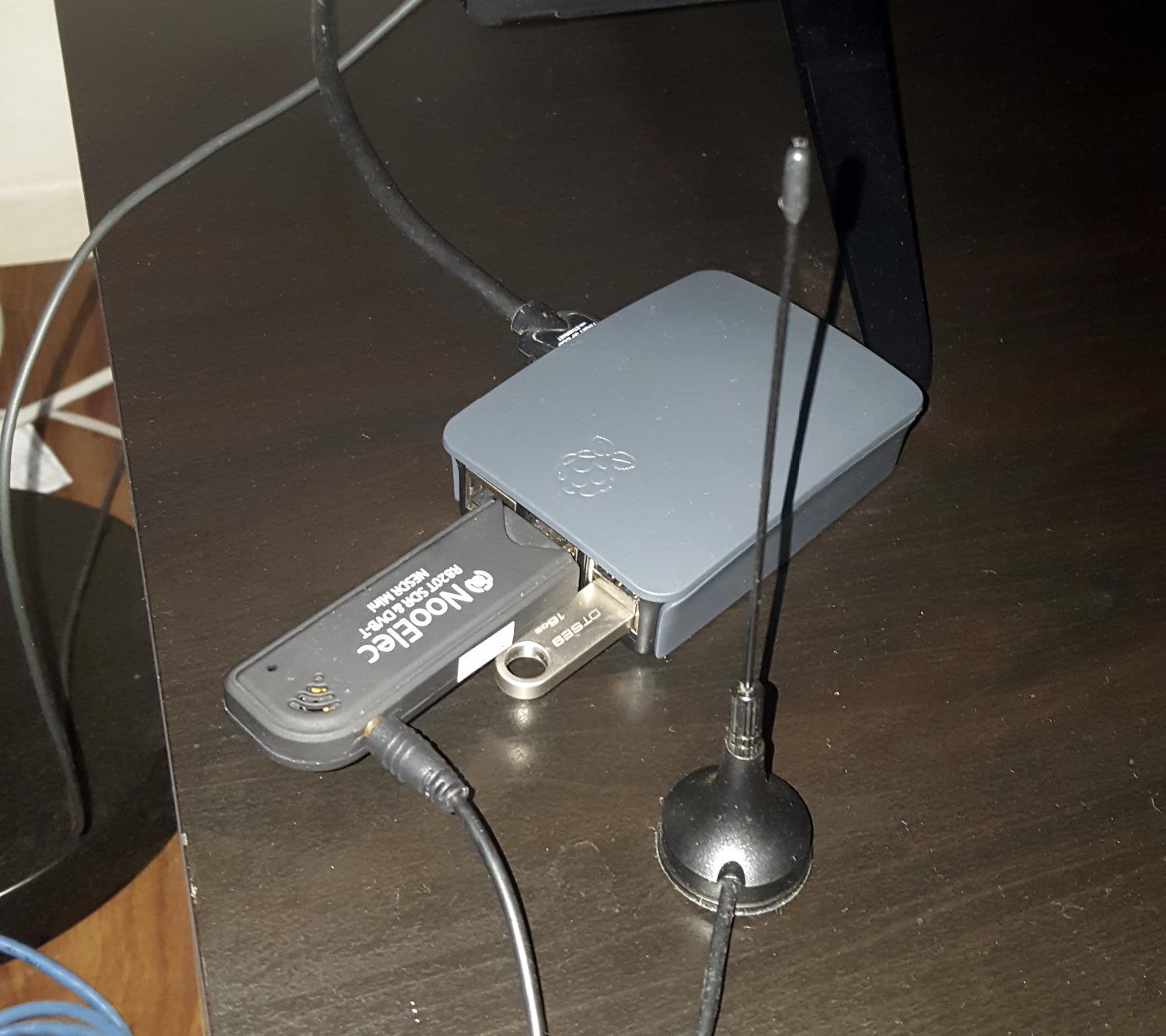 Nooelec NESDR Mini USB RTL-SDR & ADS-B Receiver Set, RTL2832U & R820T Tuner, MCX Input. Low-Cost Software Defined Radio Compatible with Many SDR Software Packages. R820T Tuner & ESD-Safe Antenna Input customer photo 1
