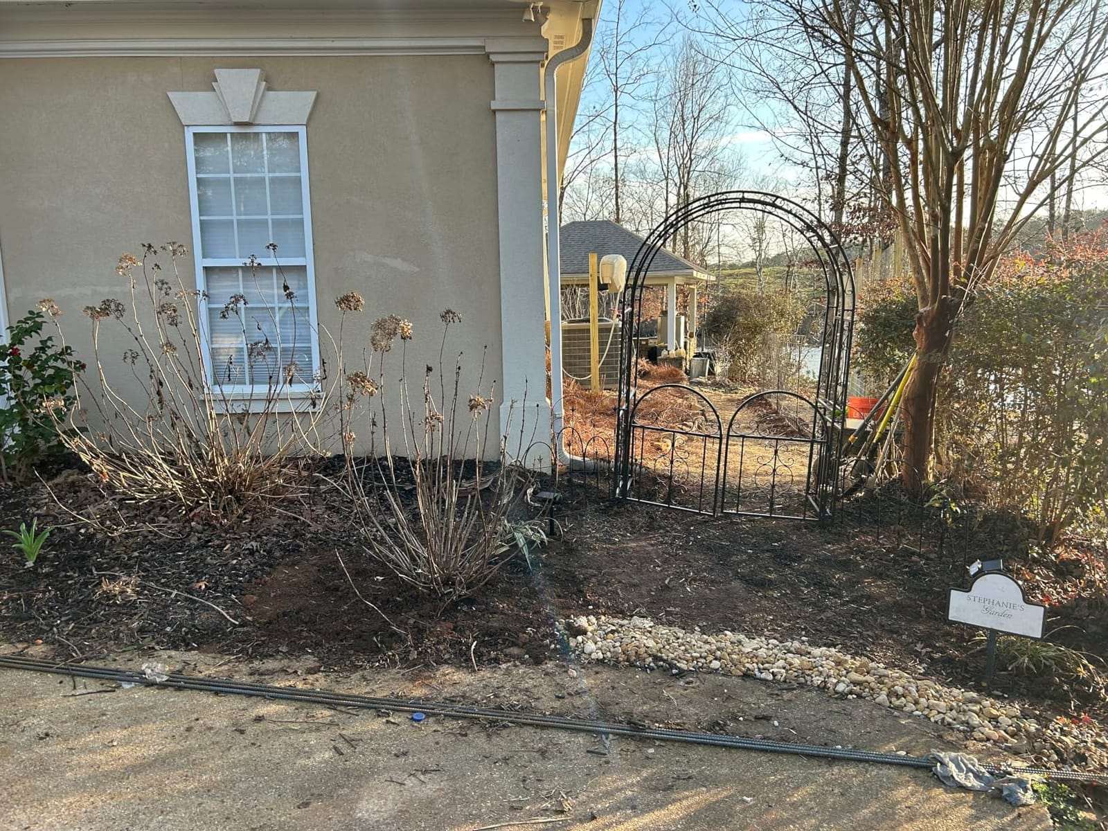 Plow & Hearth Arch Metal Outdoor Garden Arbor Double Gate | Montebello | 7 Feet Tall | Gunmetal Black | Steel Iron Trellis Lattice Climbing Plants & Heavy Vines customer photo 1
