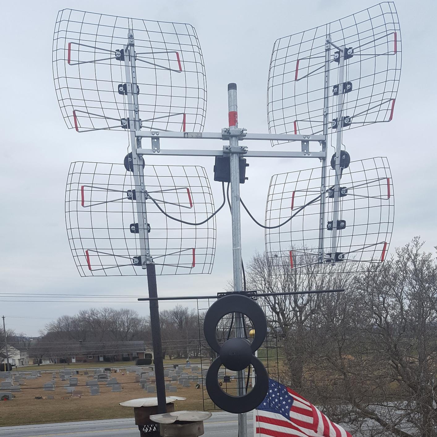 Antennas Direct 8-Element Bowtie UHF Outdoor HDTV Antenna, Multi-Directional, 70+ Mile Range, 4K 8K UHD NEXTGEN TV – w/All-Weather Mounting Hardware customer photo 1