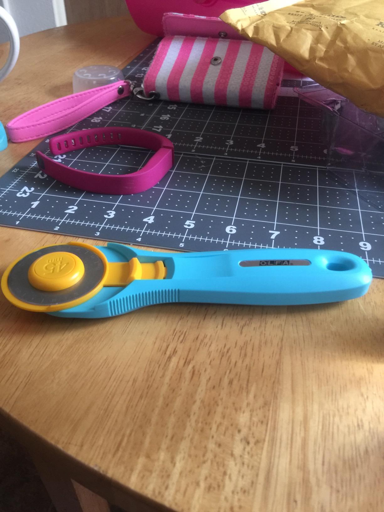 OLFA 45mm Quick-Change Rotary Cutter (RTY-2/C) - Tungsten Blade, Aqua customer photo 2
