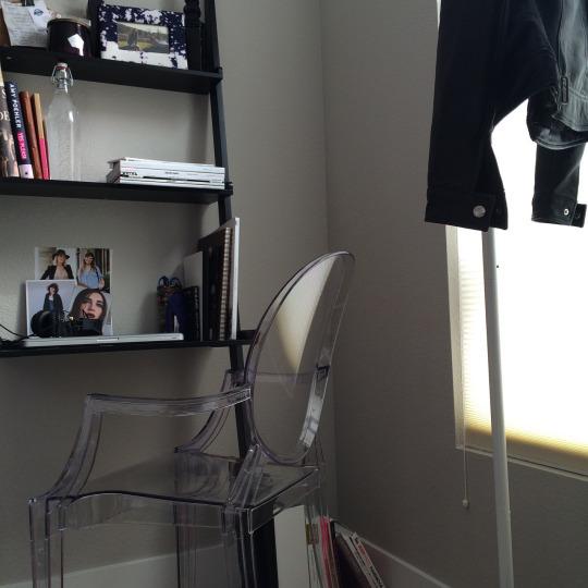 Flash Furniture Ghost Chair with Arms, Transparent Crystal customer photo 2