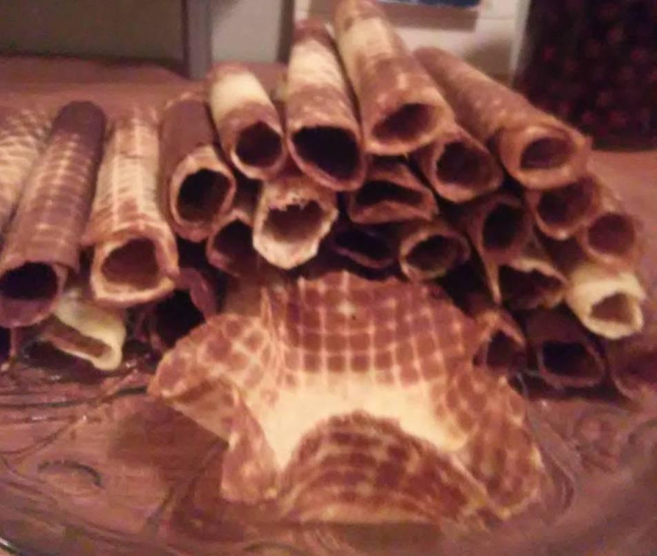 Classic Cuisine Waffle Cone Maker, White, 10” x 9” x 4.25” customer photo 2