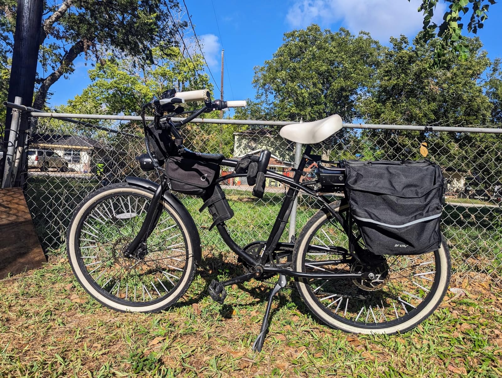 BV 26L Rear Bike Bag - Bike Saddle Bag with 4 Zippered Compartments & Adjustable Hooks - Water-Resistant Bike Bags for Bicycles with Reflective Trim, Taillight Hanger & Handle - Fits Most Racks customer photo 2