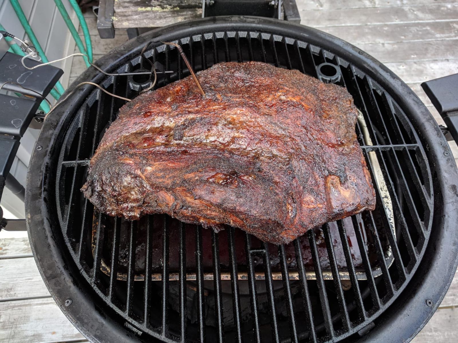 Char-Griller® AKORN® Kamado Charcoal Grill and Smoker with Cast Iron Grates, Warming Rack and Locking Lid with 445 Cooking Square Inches in Graphite, Model E16620 customer photo 1