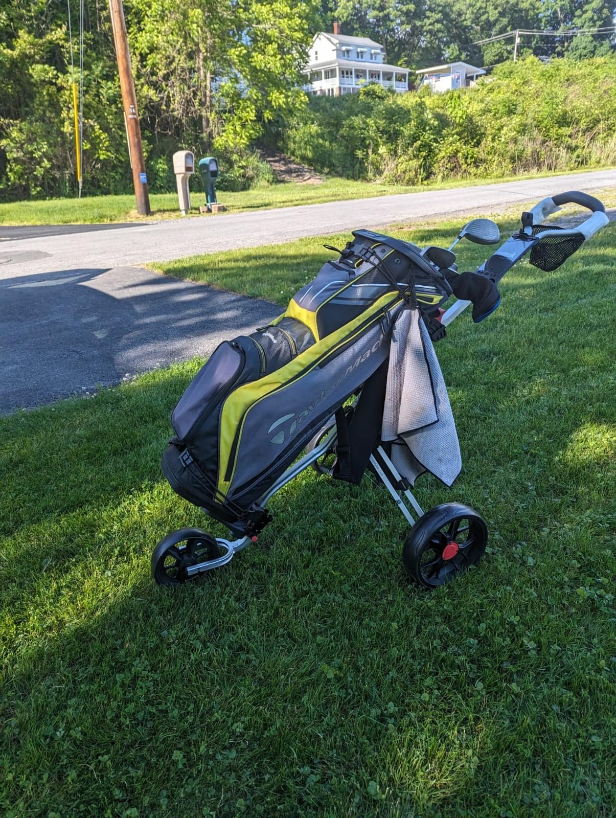 Caddytek CaddyLite 11.5 V3 Golf Push Cart - Lightweight Aluminum 3-Wheel Foldable Golf Bag Cart with Quad-Fold Frame, EVA Wheels, Adjustable Handle, Foot Brake, Mesh Net, Umbrella & Drink Holder customer photo 1
