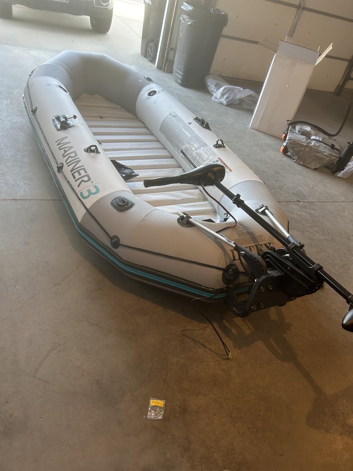 Intex Mariner Inflatable Boat Series: Includes Deluxe Boat Oars and High-Output Pump – SuperTough PVC – Wear-Resistant Keel – Removable Fishing Rod Holders – Heavy Duty Grab Handle customer photo 1