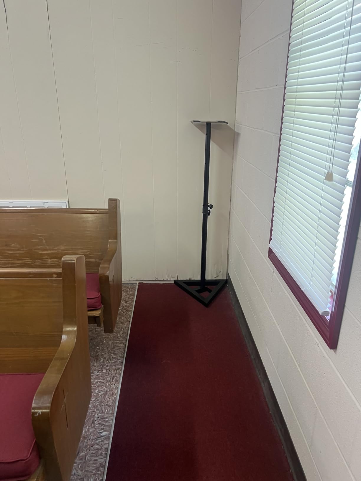 Pyle Speaker Stand Pair of Sound Play 1 and 3 Holder - Telescoping Height Adjustable from 26” - 52” Inch High Heavy Duty Three-point Triangle Base w/ Floor Spikes and 9” Square Platform, Black customer photo 1