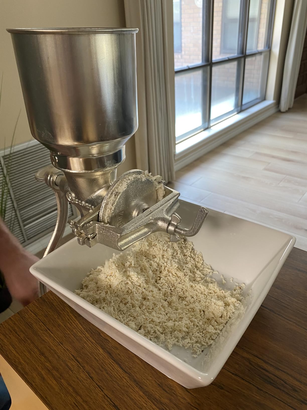 Victoria Manual Cast Iron Grain Mill 1200g with Low Hopper customer photo 1