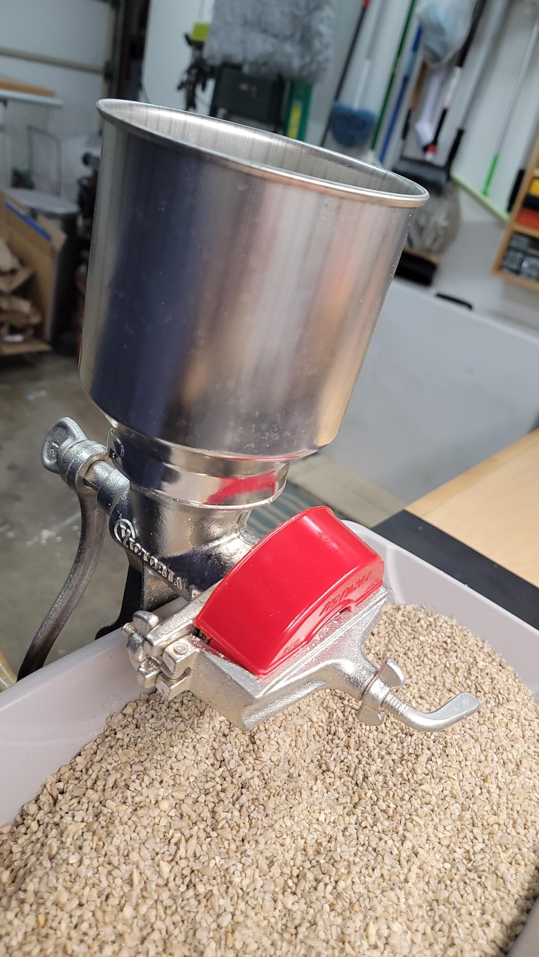 Victoria Manual Cast Iron Grain Mill 1200g with Low Hopper customer photo 2
