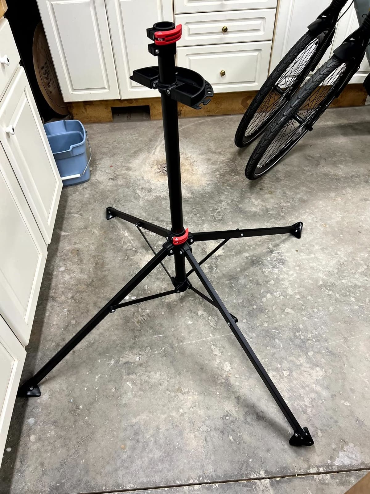 Yaheetech Bike Repair Stand Adjustable Foldable Bicycle Maintenance Rack customer photo 2