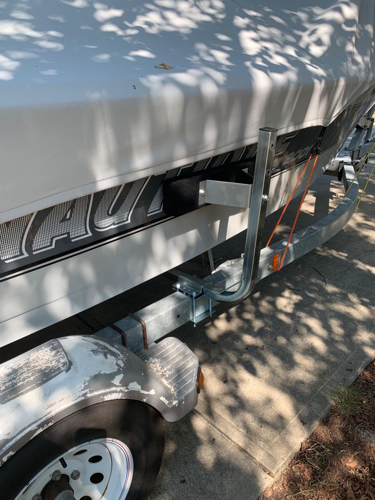 Extreme Max 3005.3837 Single Post Horizontal Bunk Guide-On System - 18