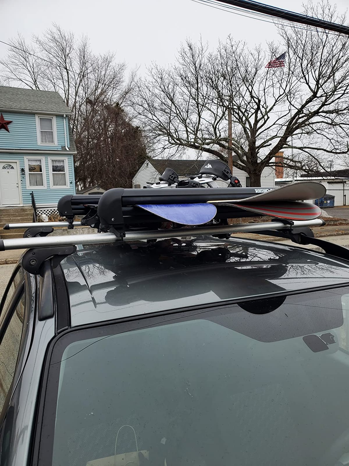 Rhino-Rack Carrier for Skis, Snowboards, Fishing Rods, Paddles, Skateboards, Water Skis, Wakeboard & More, Universal Mounting, Easy to Use, Locking, Lightweight & Heavy Duty, Suitable for All Vehicles customer photo 2