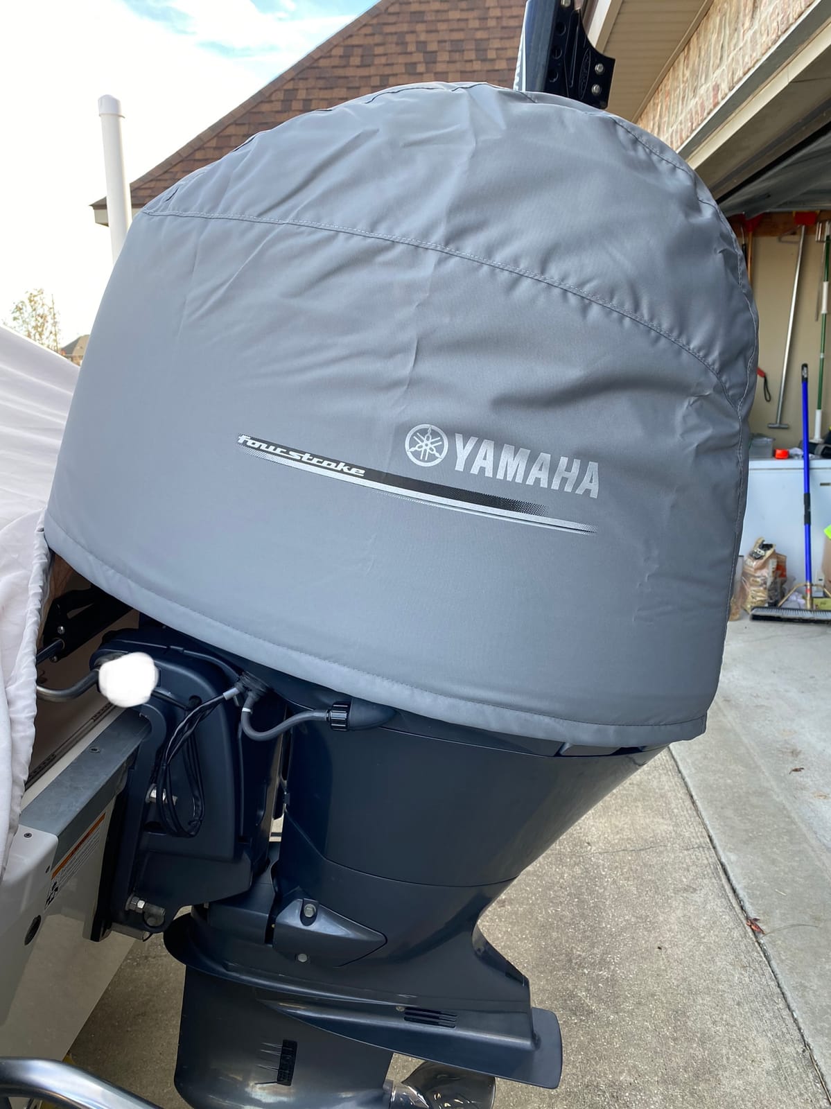 Yamaha 2015-2022 F200/F175/F150 (B-Series) 2.8L 4-Cylinder Non-Vented Outboard Motor Cover, #MAR-MTRCV-F2-01 customer photo 1