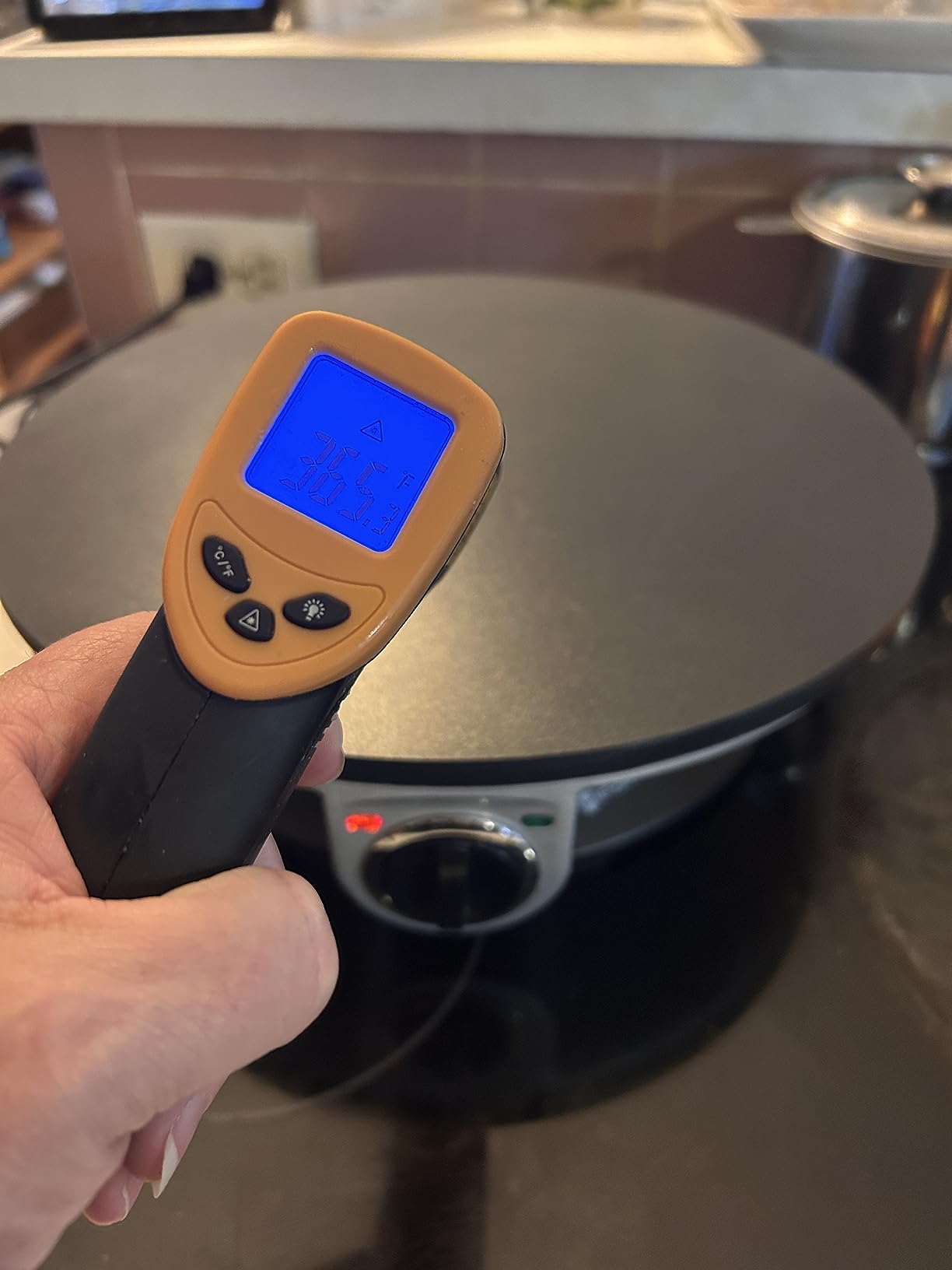 Health and Home No Edge Crepe Maker - 13 Inch Crepe Maker & Electric Griddle - Non-stick Pancake Maker- Crepe Pan customer photo 2