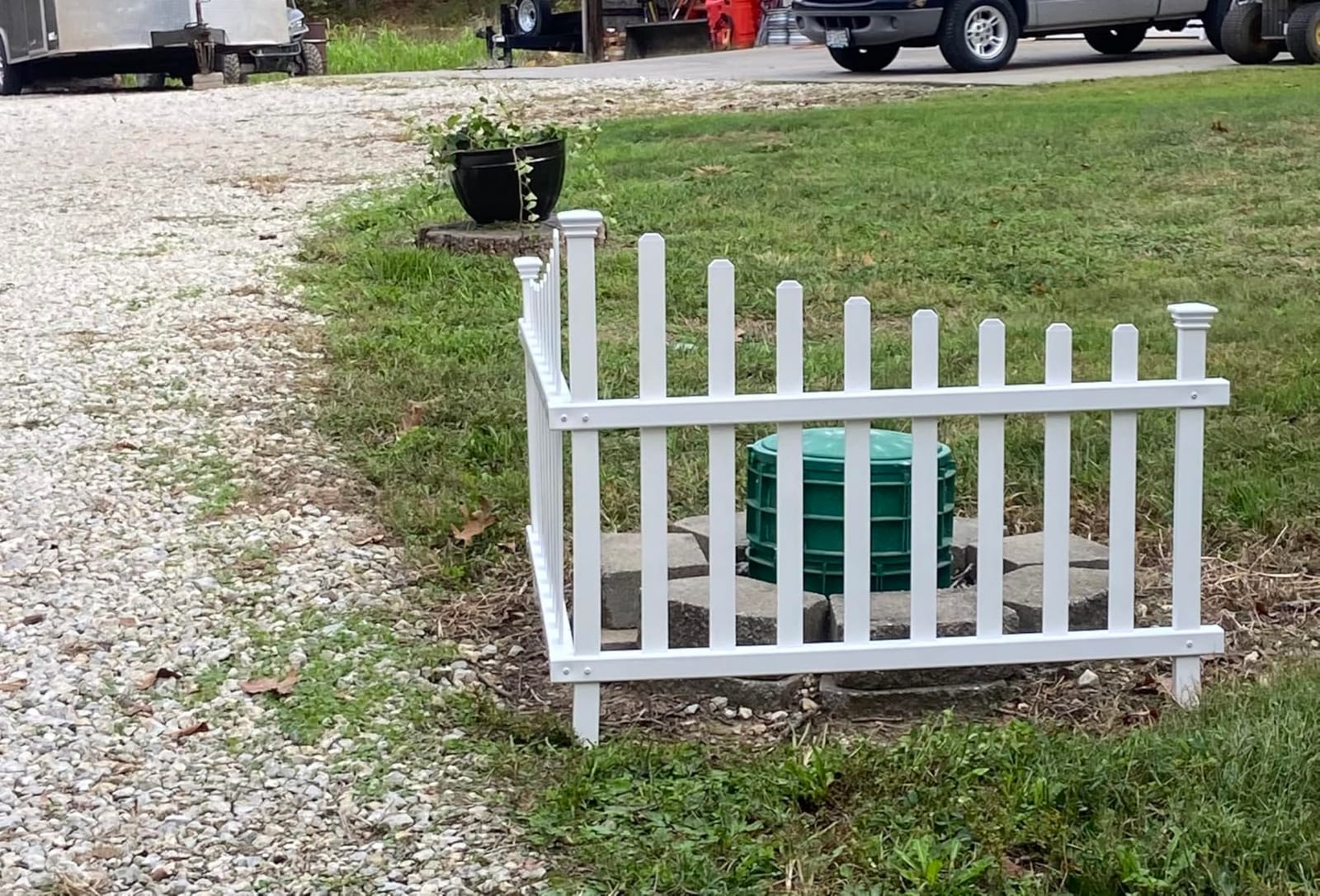 Zippity Ashley Corner Picket Fence, White Vinyl DIY No Dig Kit customer photo 1