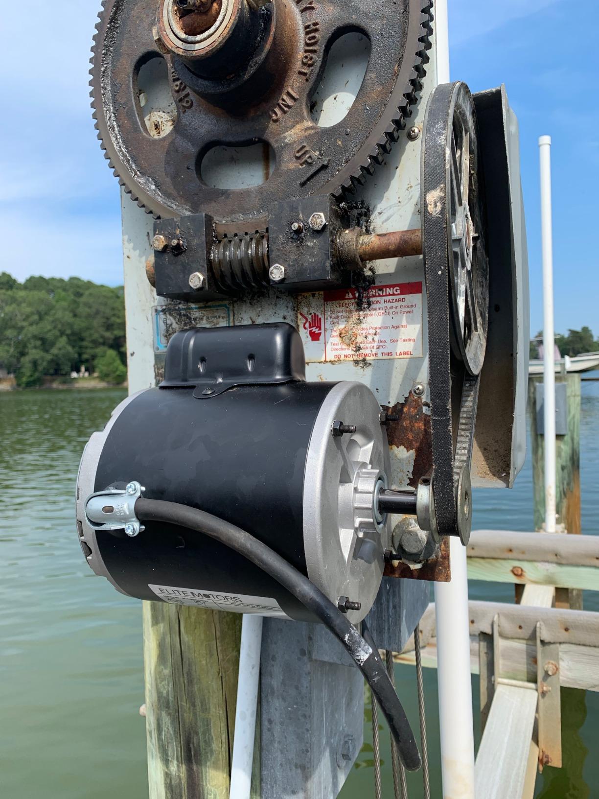Elite 3/4 HP Painted 56 Frame Boat Lift Motor - Motor Only customer photo 2