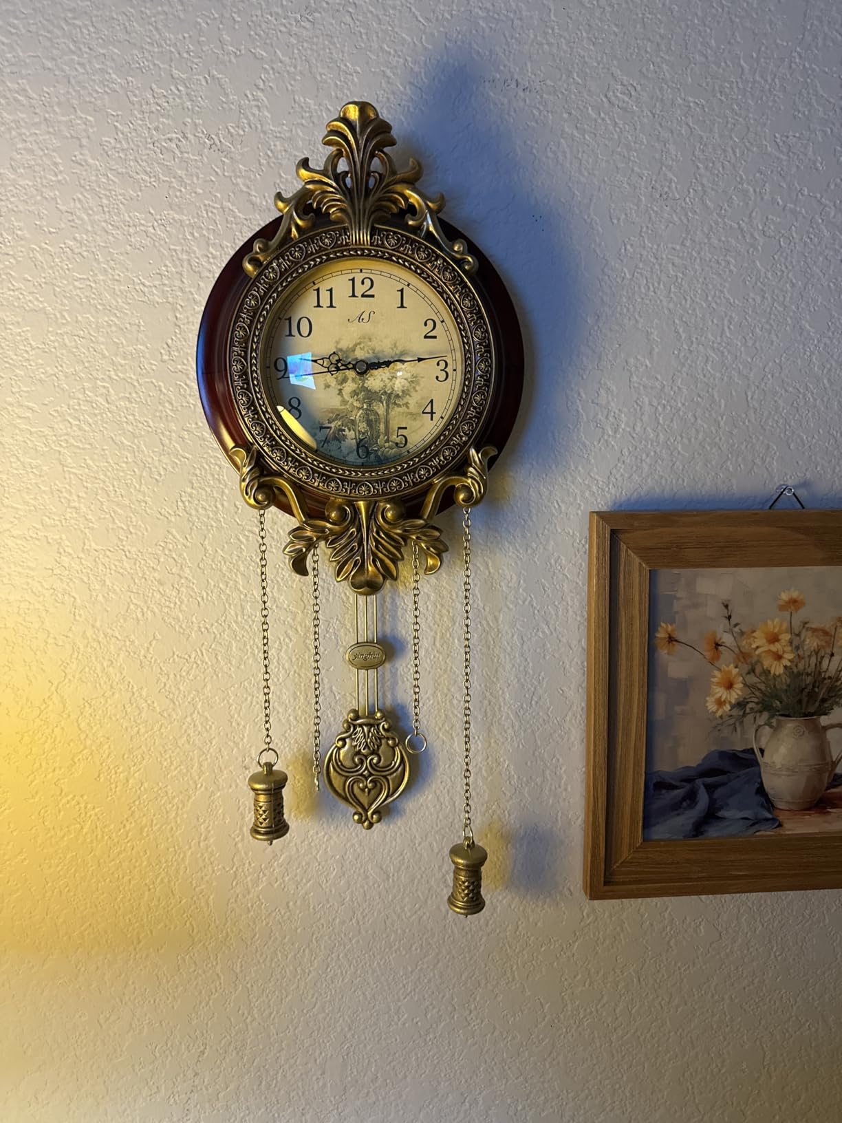 Aero Snail Dia 9-inch Retro Style Vintage Wood Indoor Wall Clock with Swinging Pendulum (Requires 2 AA Batteries for Clock Hands and Pendulum) customer photo 2