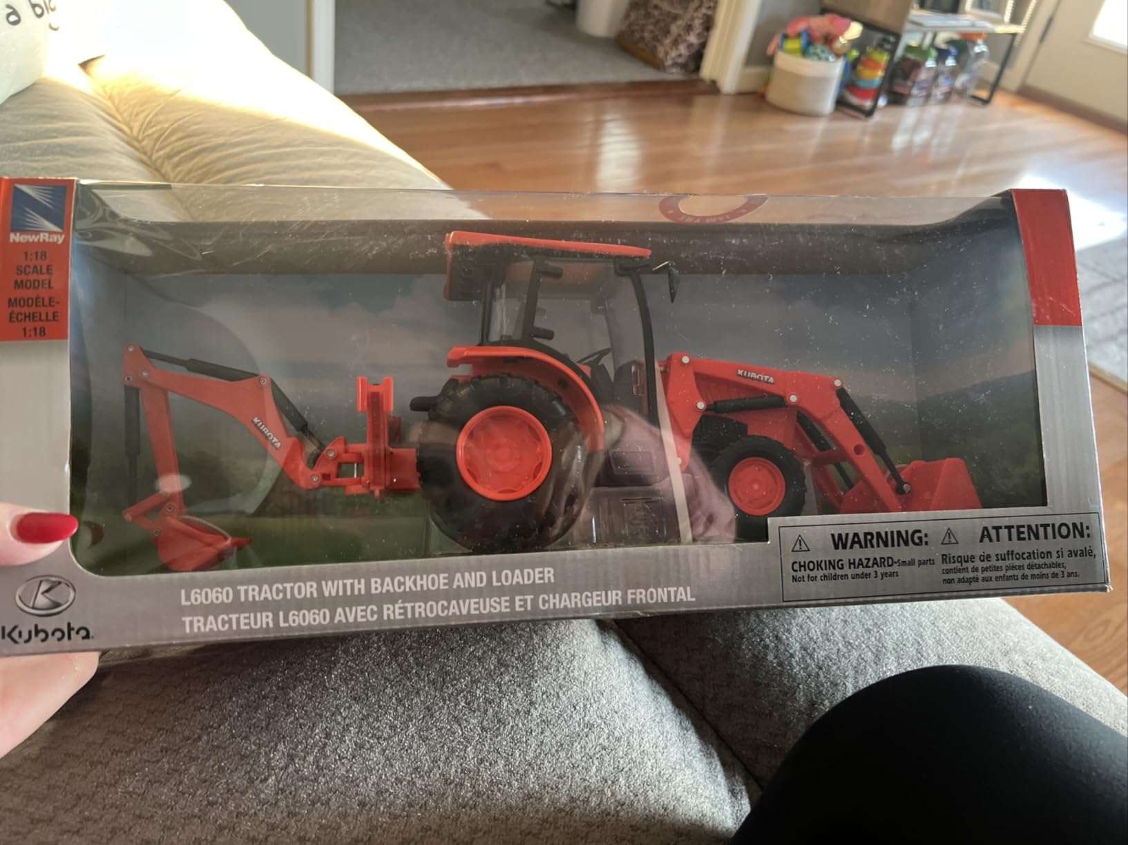 NEWRAY 1:18 KUBOTA - L6060 Tractor with Backhoe and Loader customer photo 1