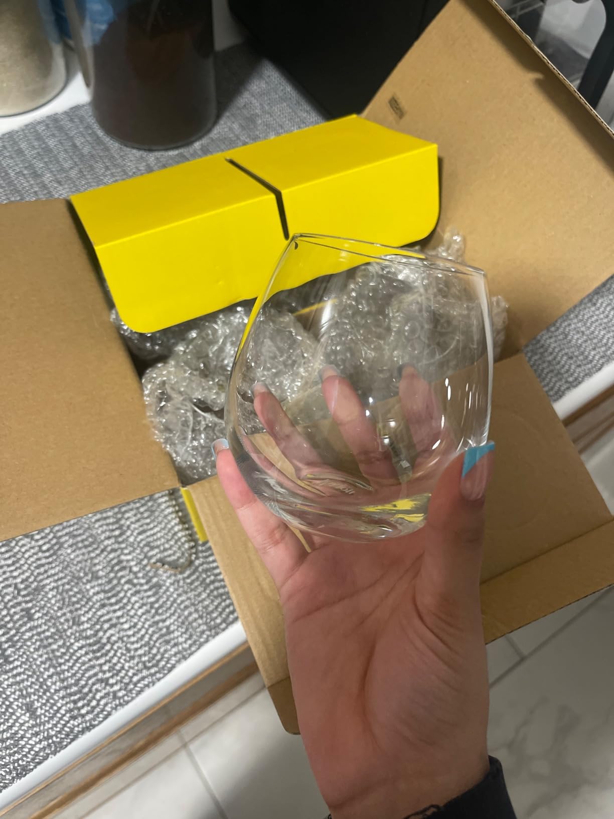 JoyJolt Spirits Stemless Wine Glasses for Red or White Wine (Set of 4)-15-Ounces customer photo 1