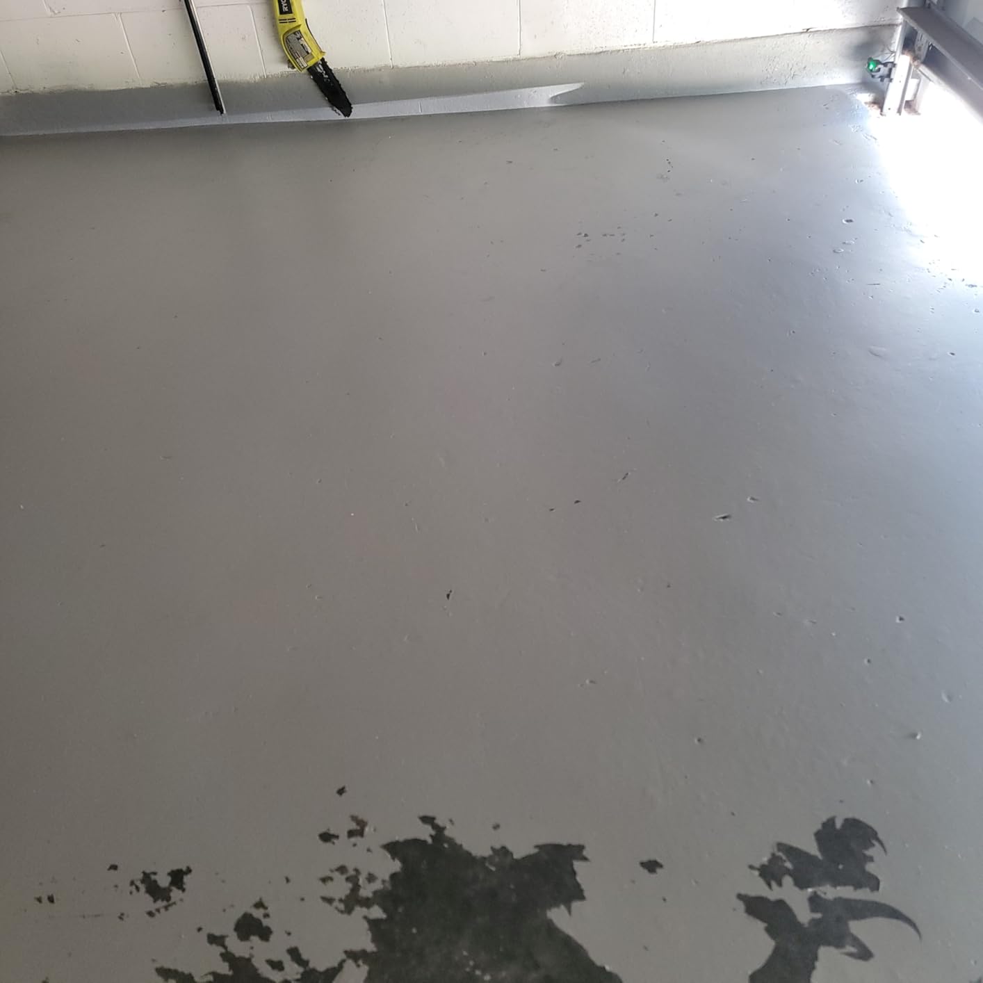 KILZ 1-Part Epoxy Concrete & Garage Floor Paint, Silver Gray, 1 Gallon customer photo 2