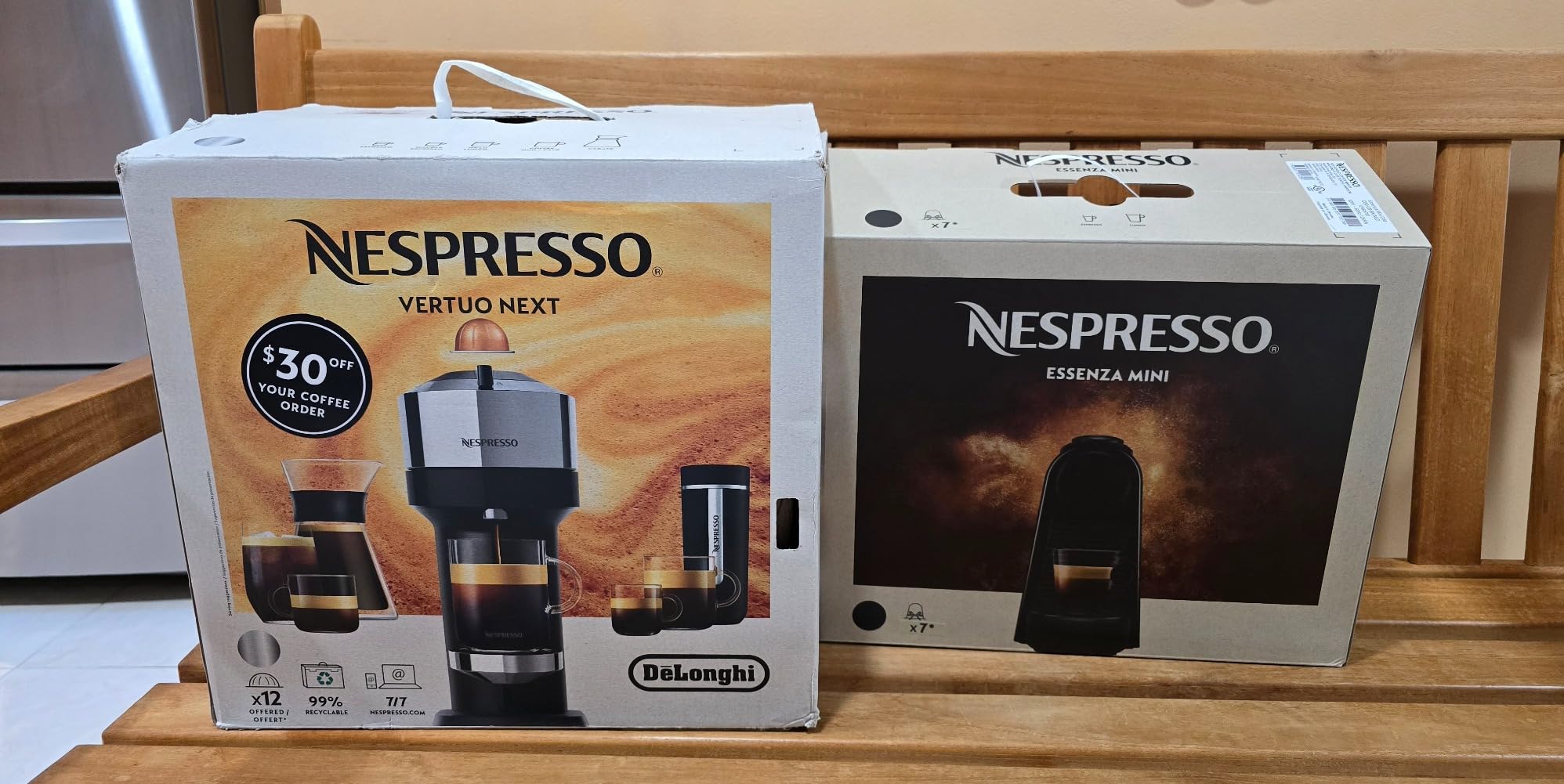 Nespresso Essenza Mini Coffee and Espresso Machine by De'Longhi, 1150 watts, 110ml, Black | Piano black compact espresso machine with 19 bar pressure, 25 second heat-up and 2 programmable cup sizes: Espresso, Lungo. customer photo 2