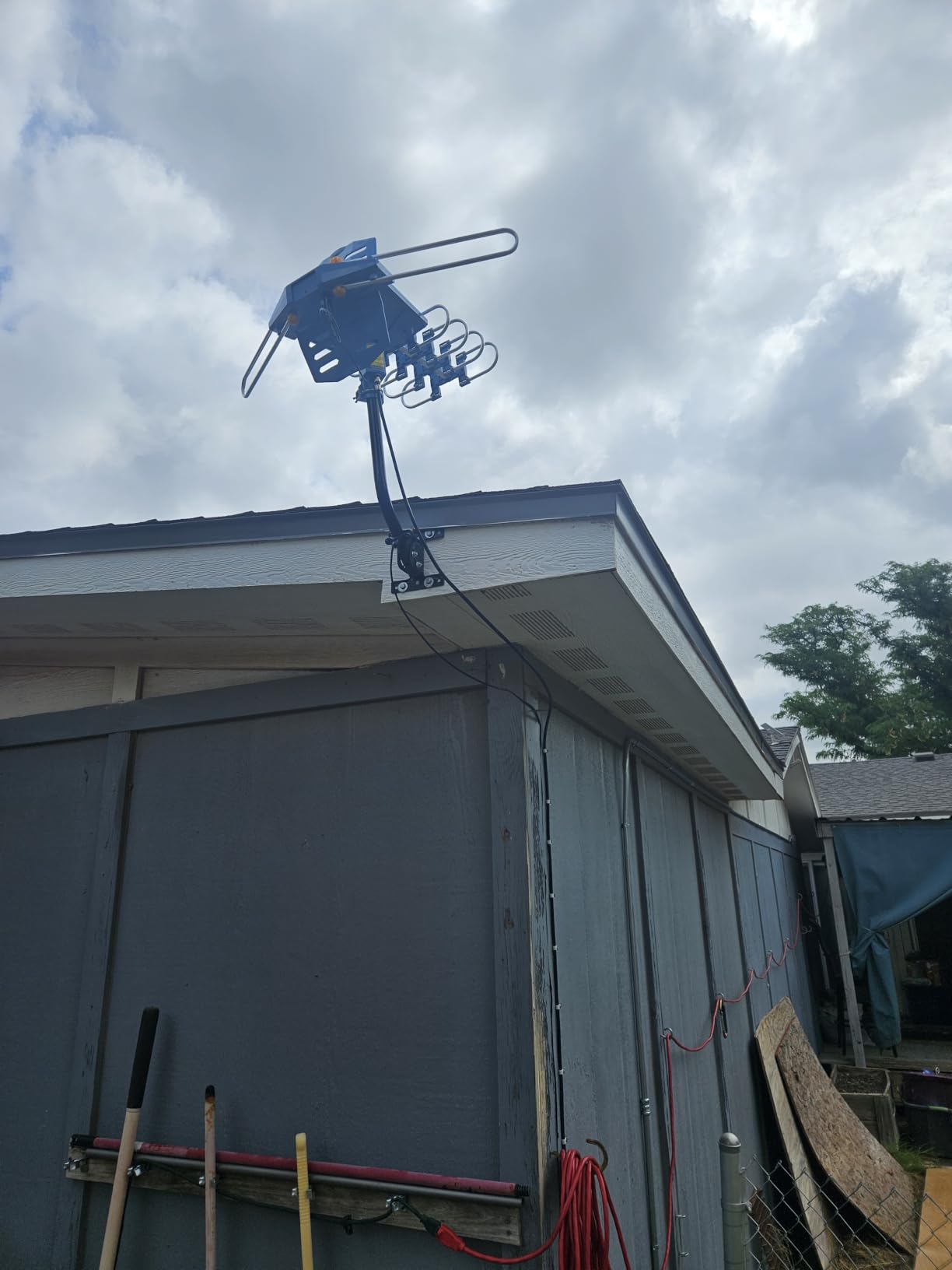 PBD Amplified Outdoor TV Antenna for Local Channels, 360° Remote Rotation customer photo 1