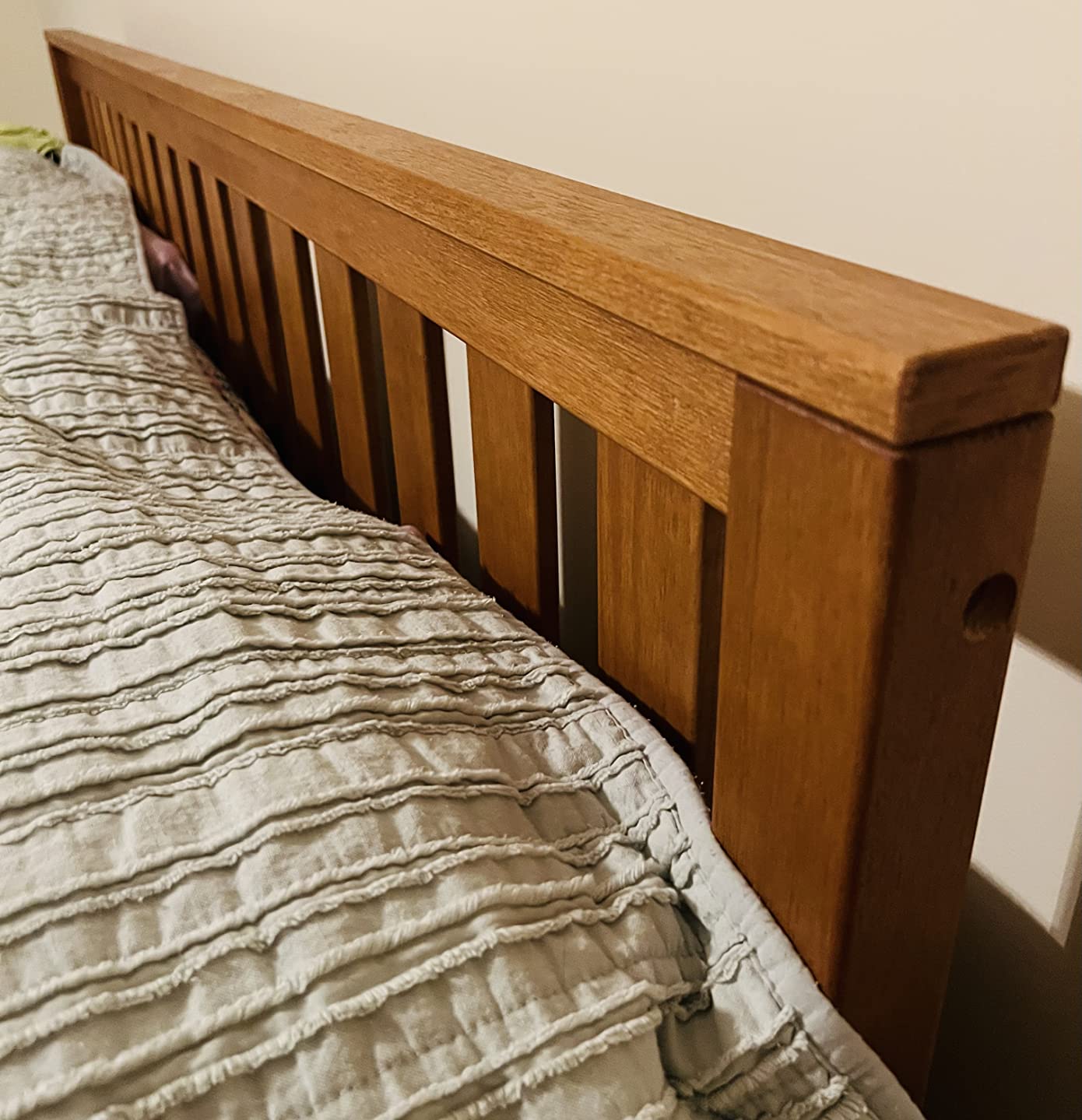 Zinus Alexia Solid Wood Platform Bed Frame with Headboard, Queen customer photo 2