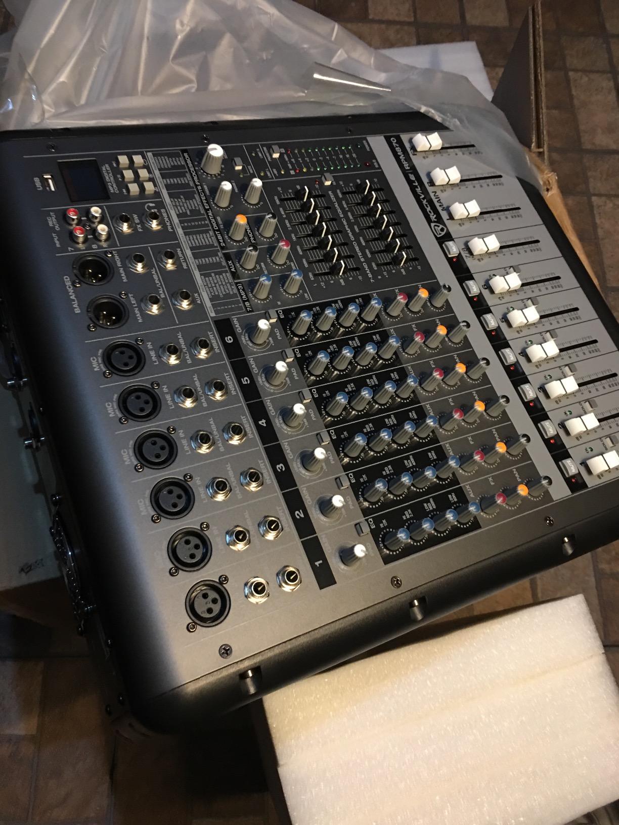 Rockville RPM870 8-Channel 6000W Powered Mixer with USB Bluetooth FX customer photo 1