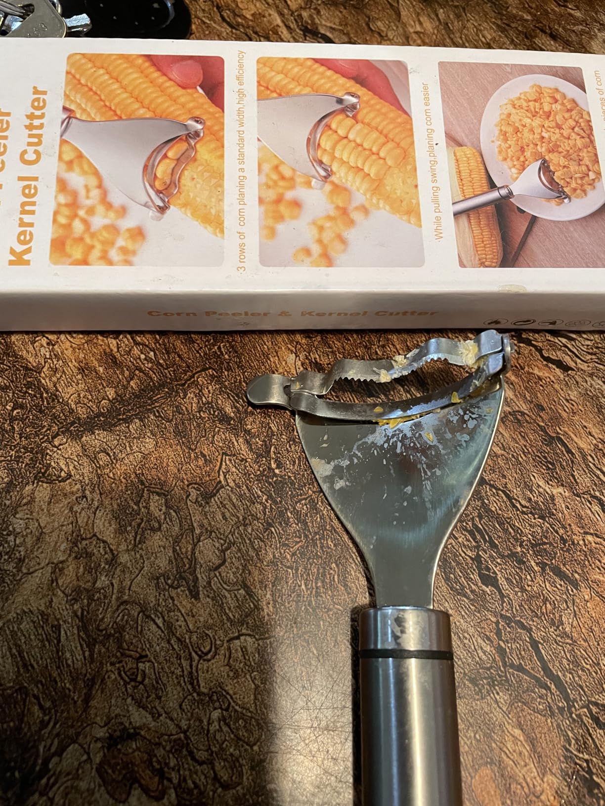 Corn Peeler, Corn stripper for corn on the cob remover tool,Stainless steel multifunctional Kitchen Grips Corn planer Cob Cutter kernels, with Hand Protect customer photo 1